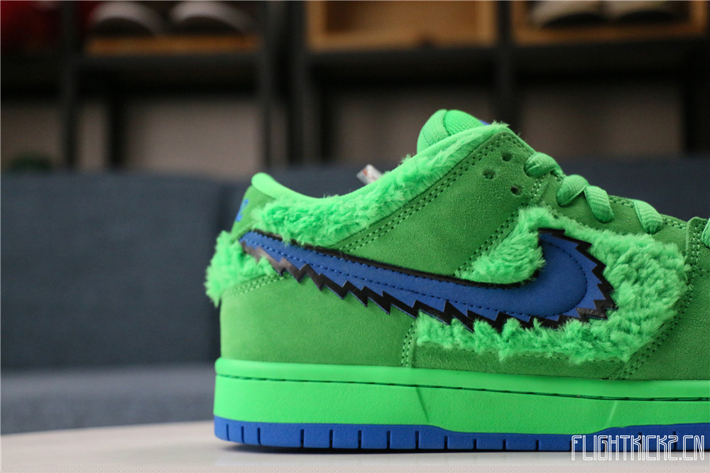 Grateful Dead x Nike SB Dunk Low Green
