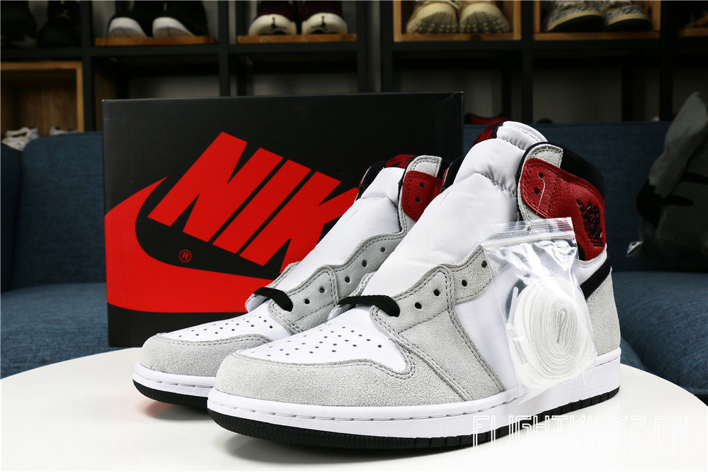 Air Jordan 1 Retro Light Grey Smoke 2020