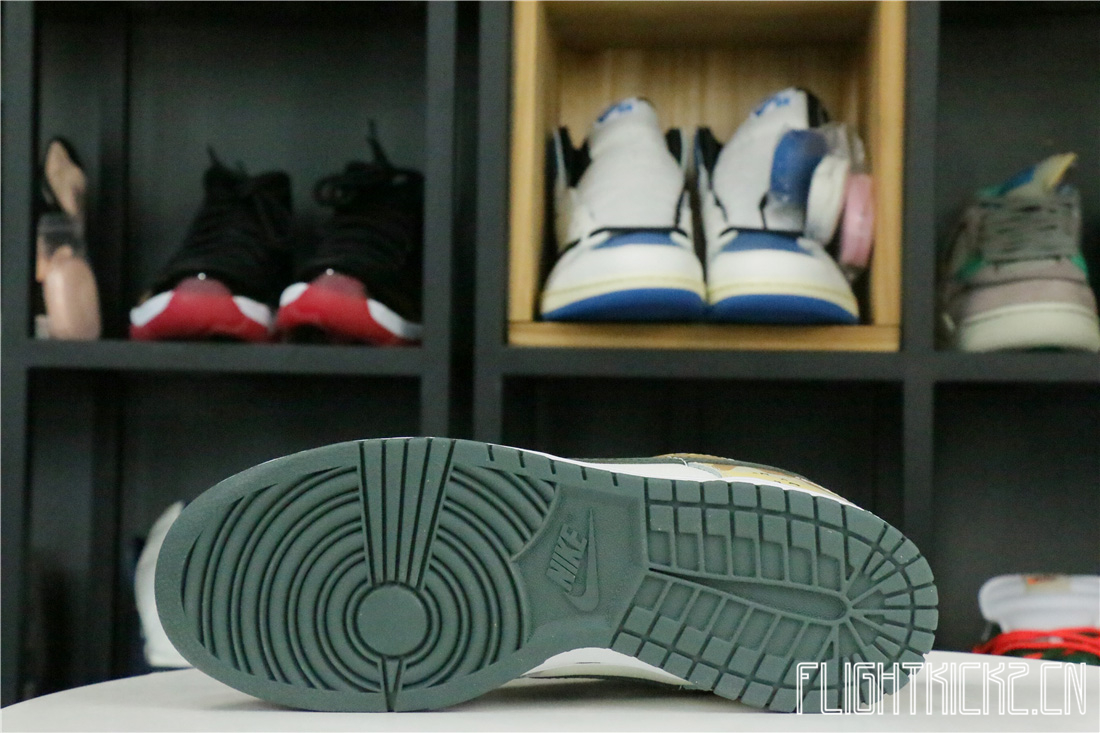 Nike Dunk Low SE Sail Multi-Camo