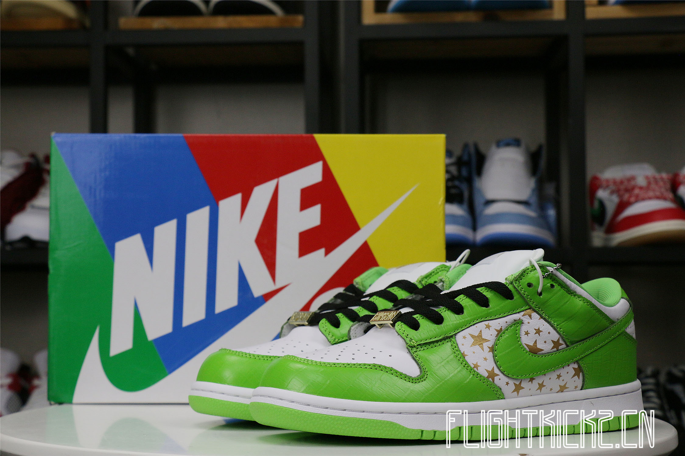 Nike SB Dunk Low Supreme Mean Grean