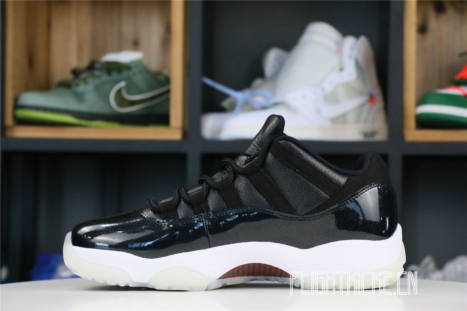 Air Jordan 11 Low “72-10”