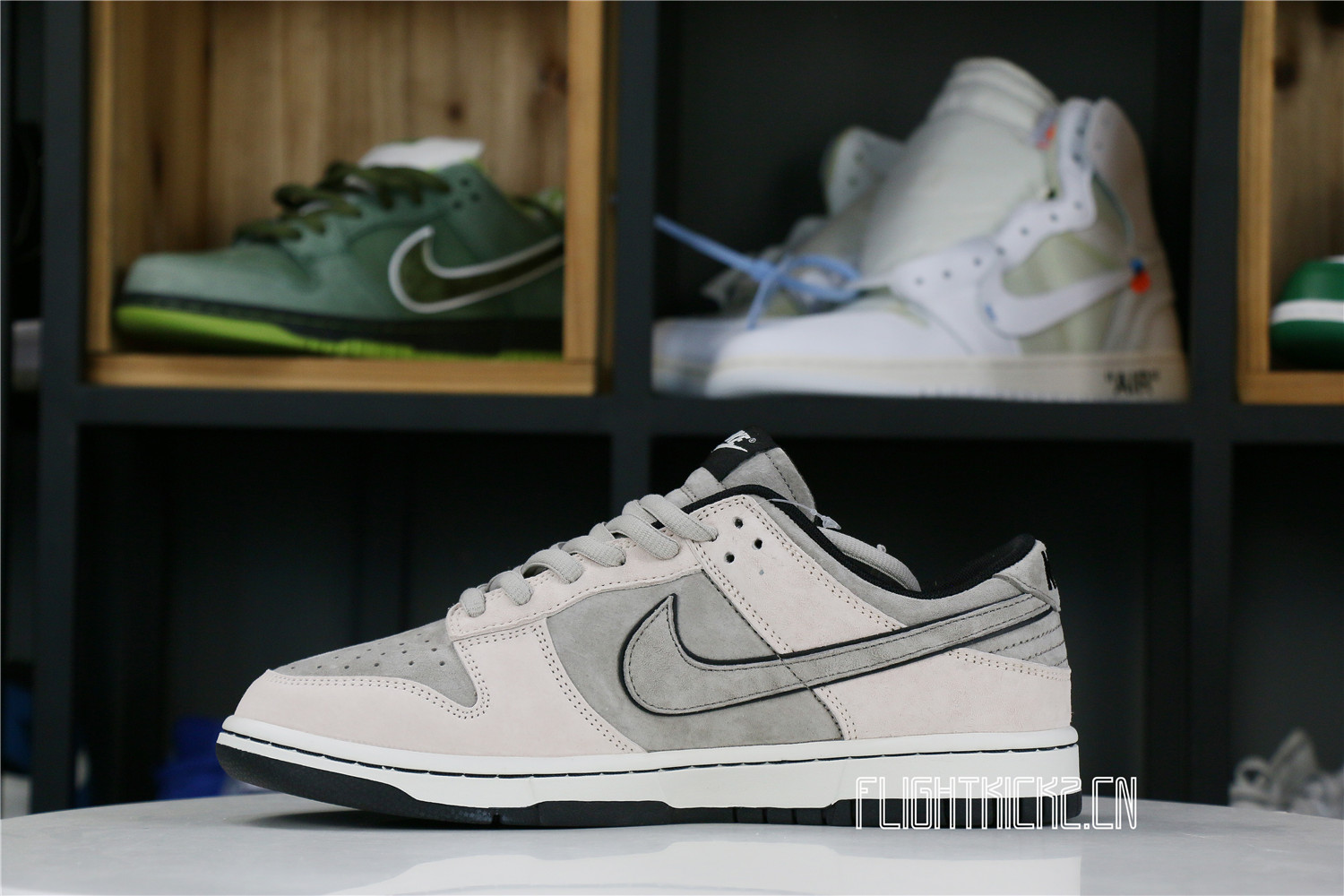 Otomo Katsuhiro x Nike SB Dunk Low Steamboy OST White Black