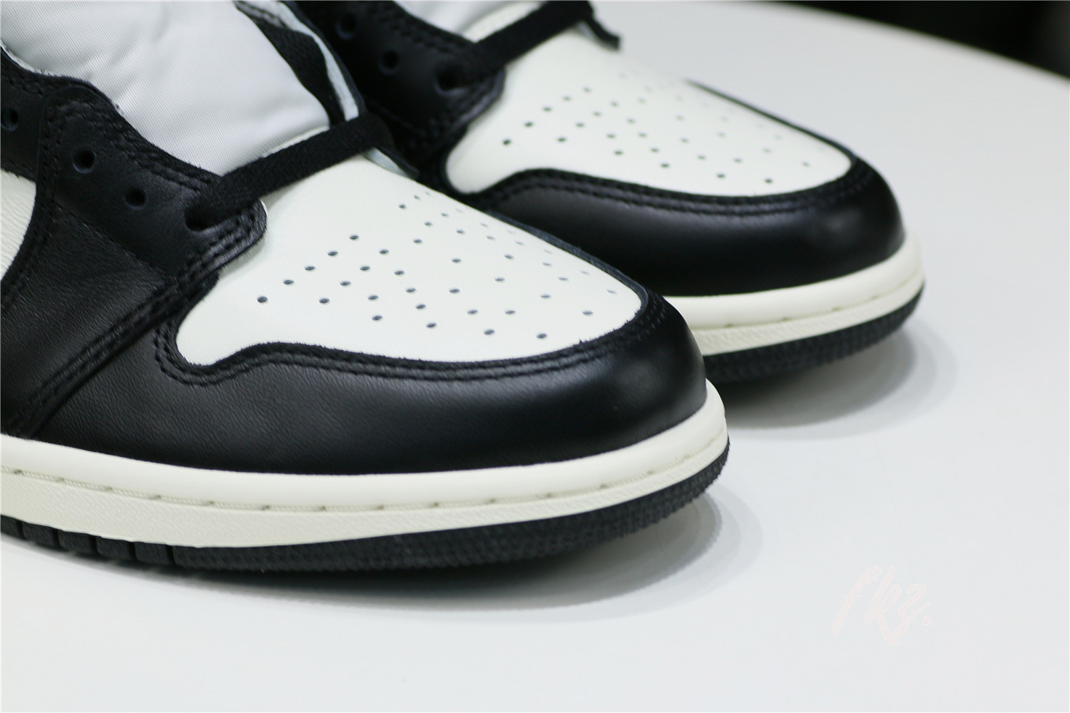 Jordan 1 Retro High Dark Mocha 2020 (LN5 A1 Batch)