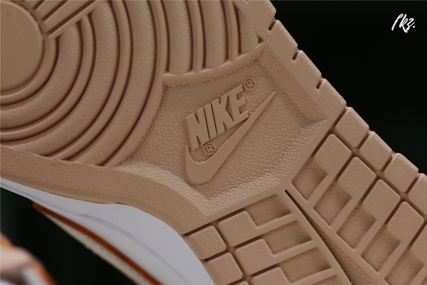 Nike Dunk Low Rose Whisper