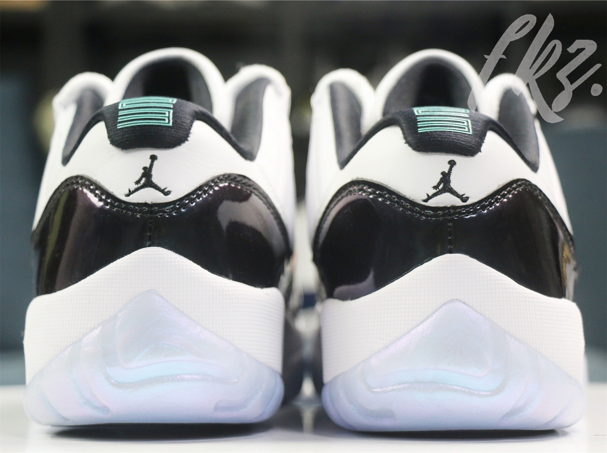 Air Jordan 11 Retro Low Emerald/Easter