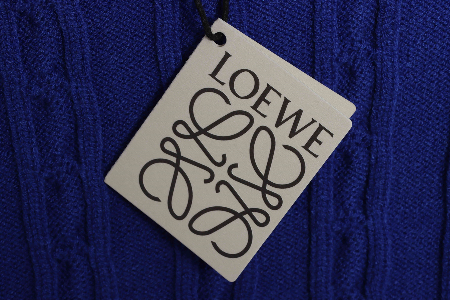 LOEVVE SS22 striped color block V-neck pullover sweater