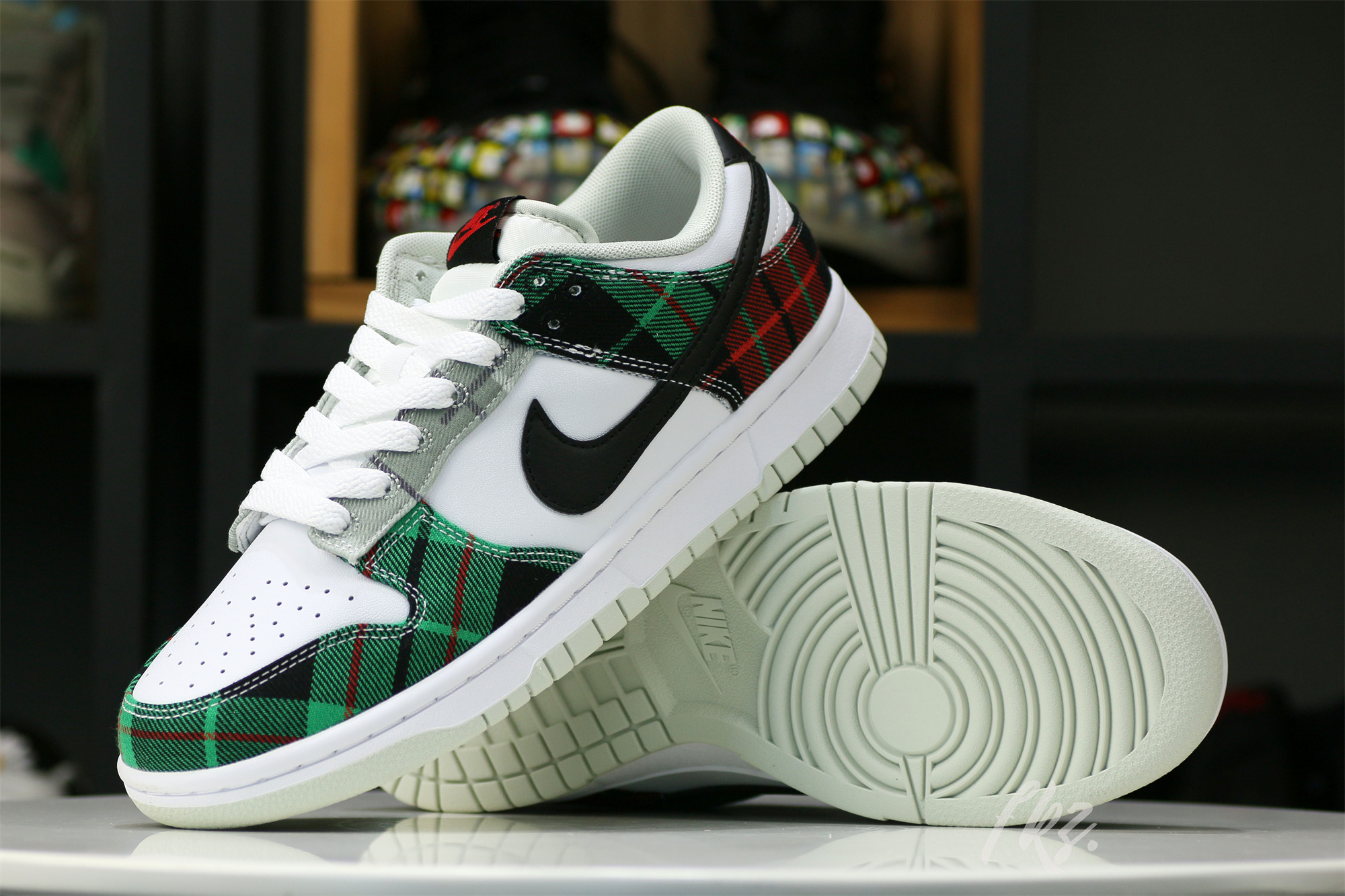Nike Dunk Low Plaid