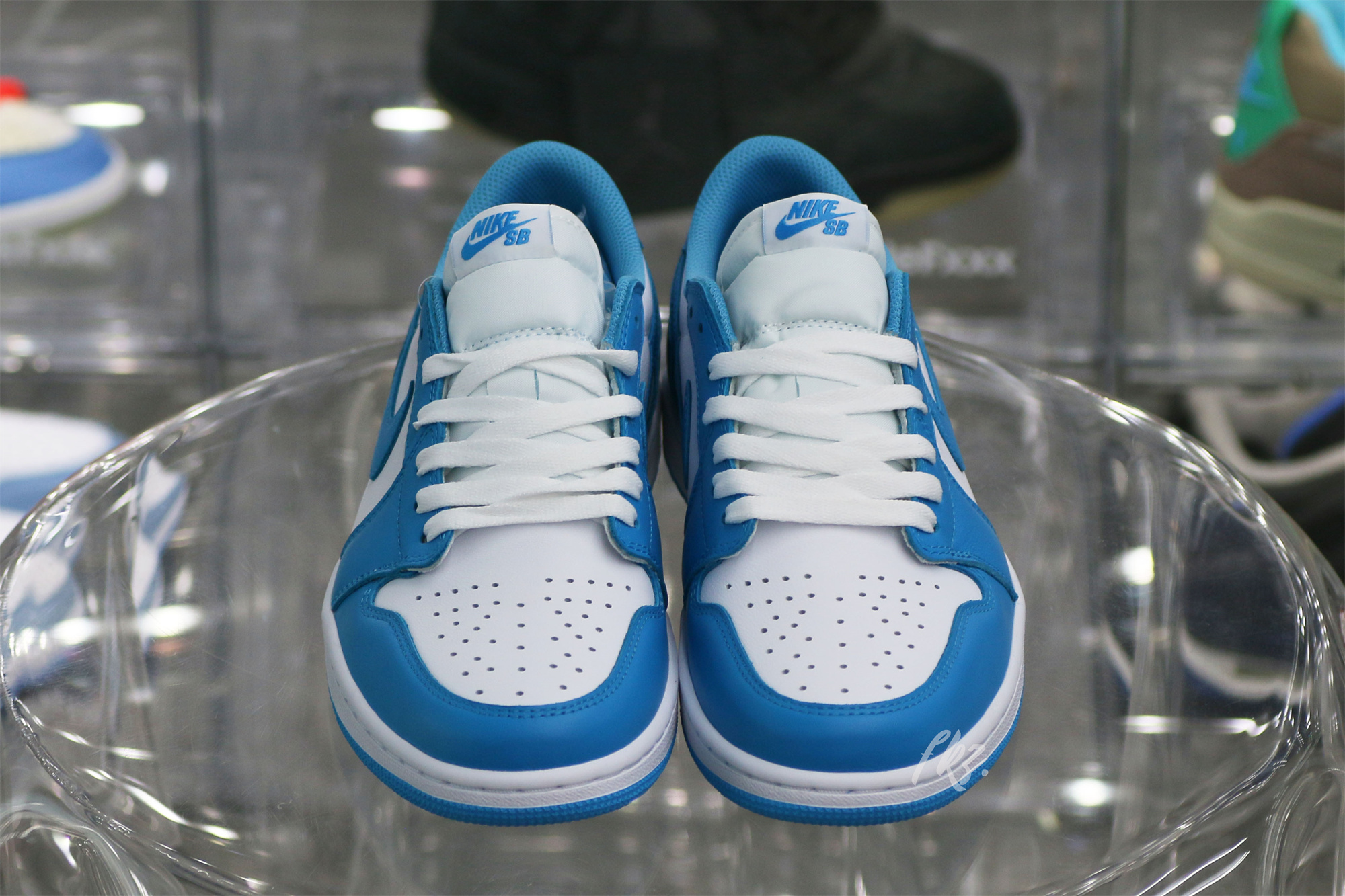 Jordan 1 Low SB University Blue UNC 2019