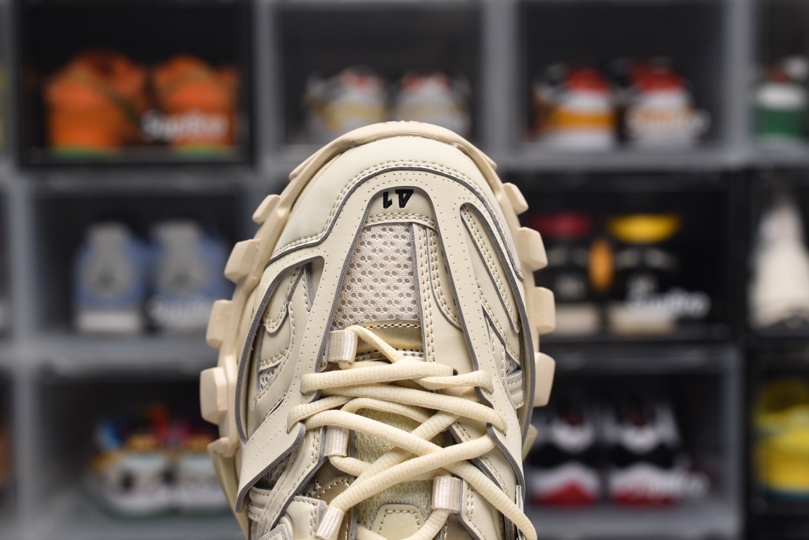 Balenciag* Defender khaki