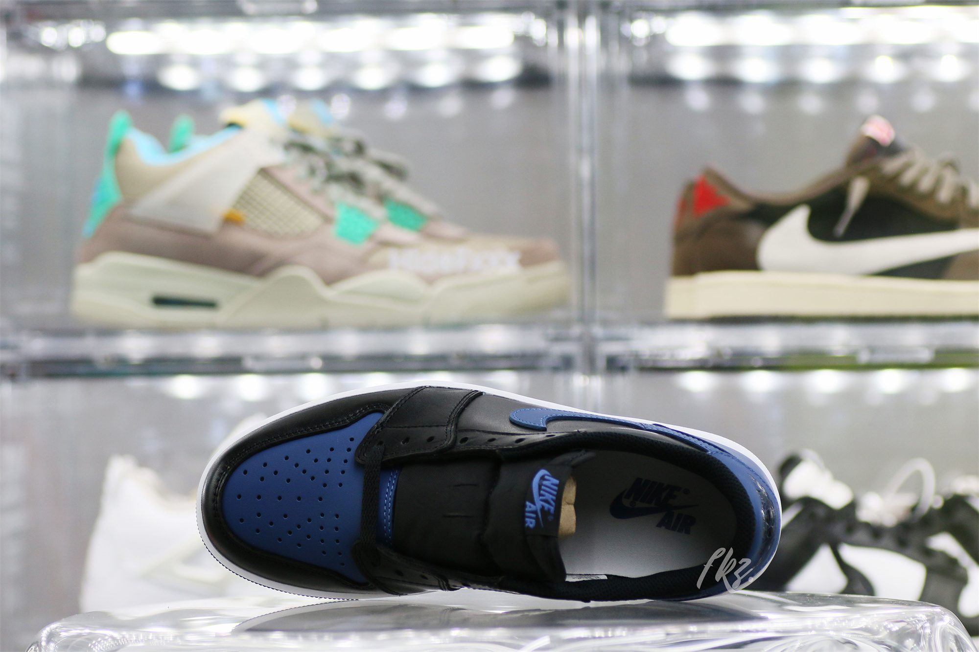 Air Jordan 1 Retro Low OG Mystic Navy