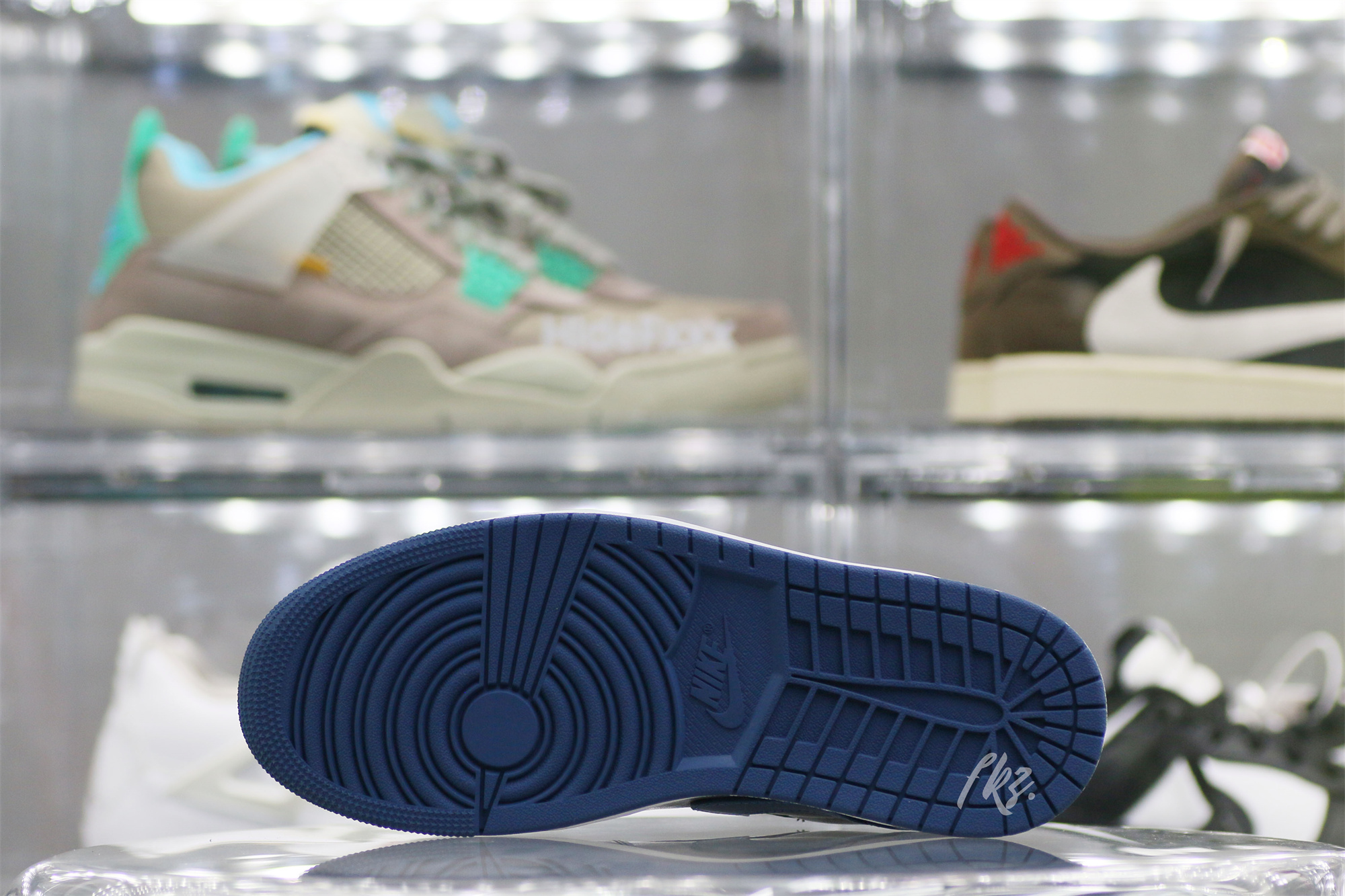 Air Jordan 1 Retro Low OG Mystic Navy