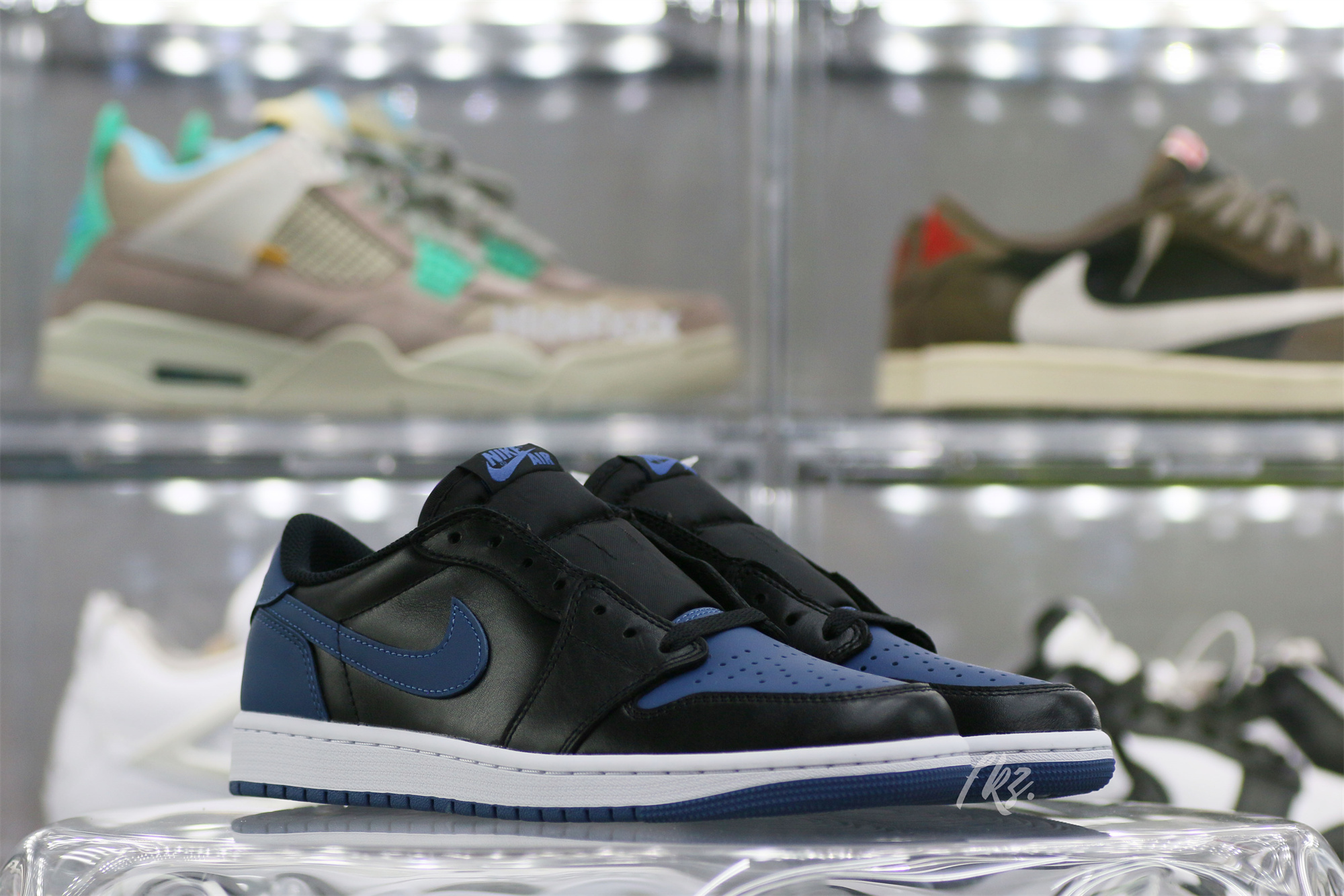 Air Jordan 1 Retro Low OG Mystic Navy