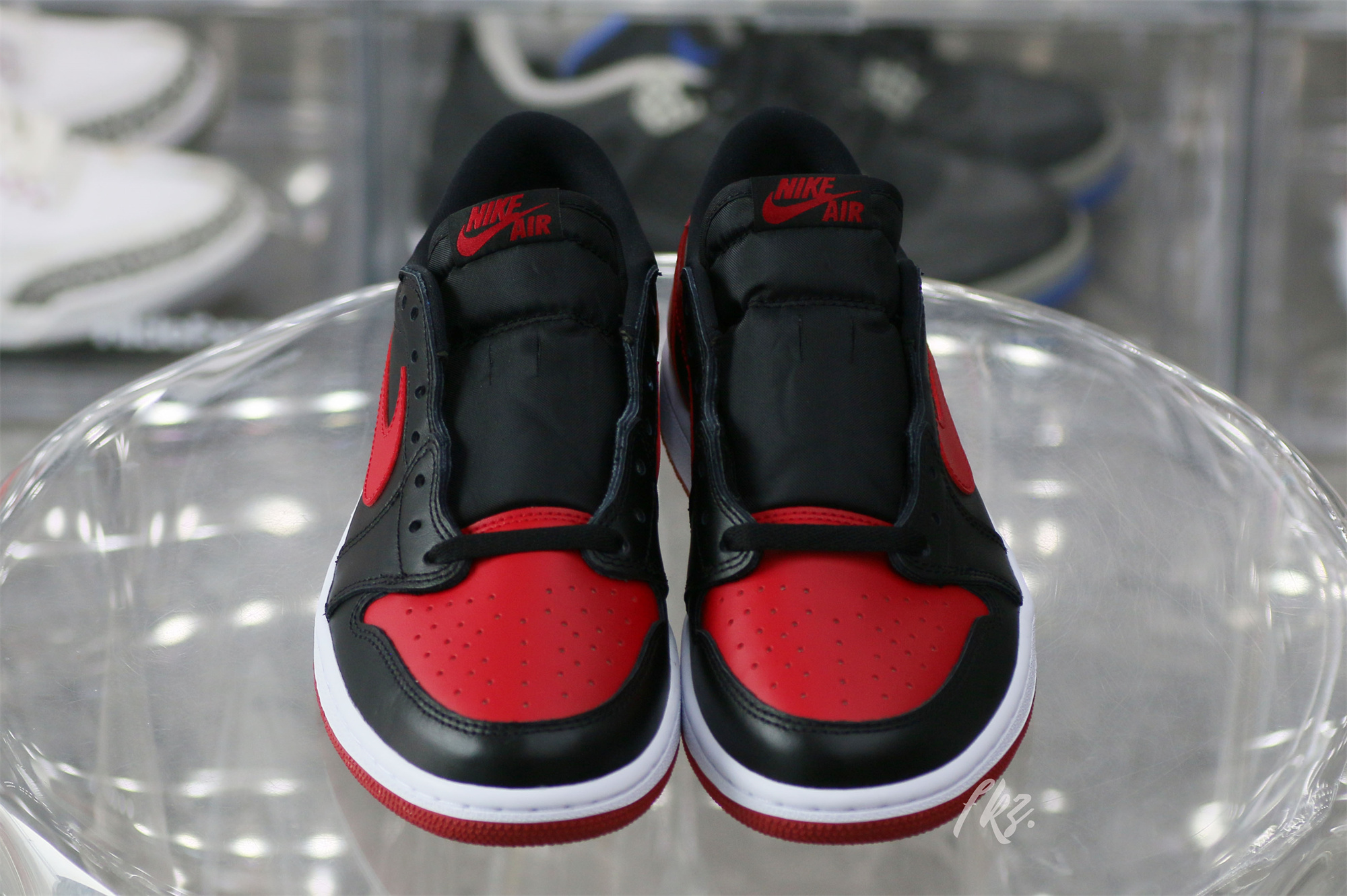 Air Jordan 1 Retro Low Bred 2015