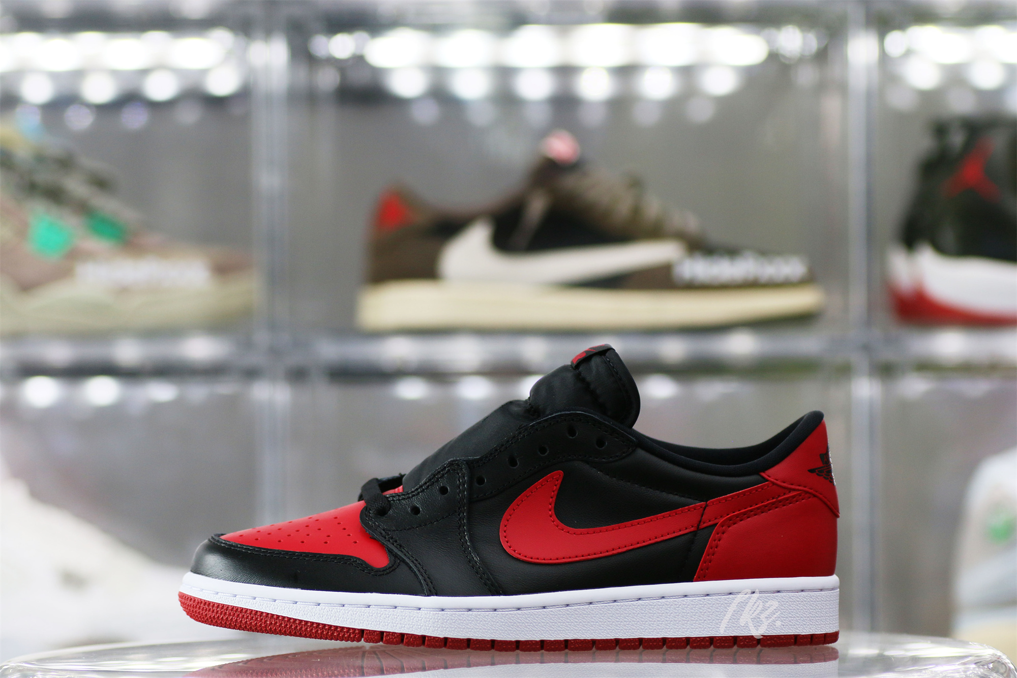 Air Jordan 1 Retro Low Bred 2015