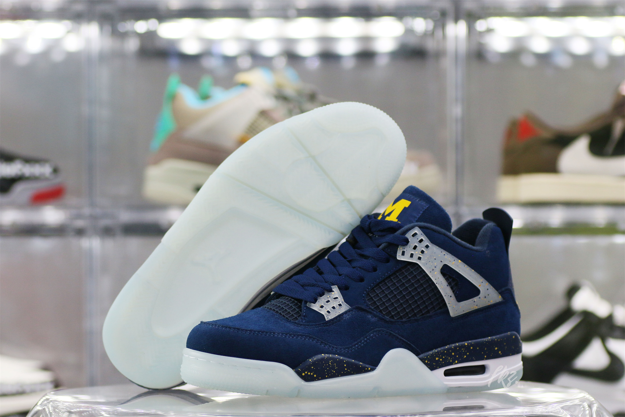 Air Jordan 4 Retro Michigan (PE)