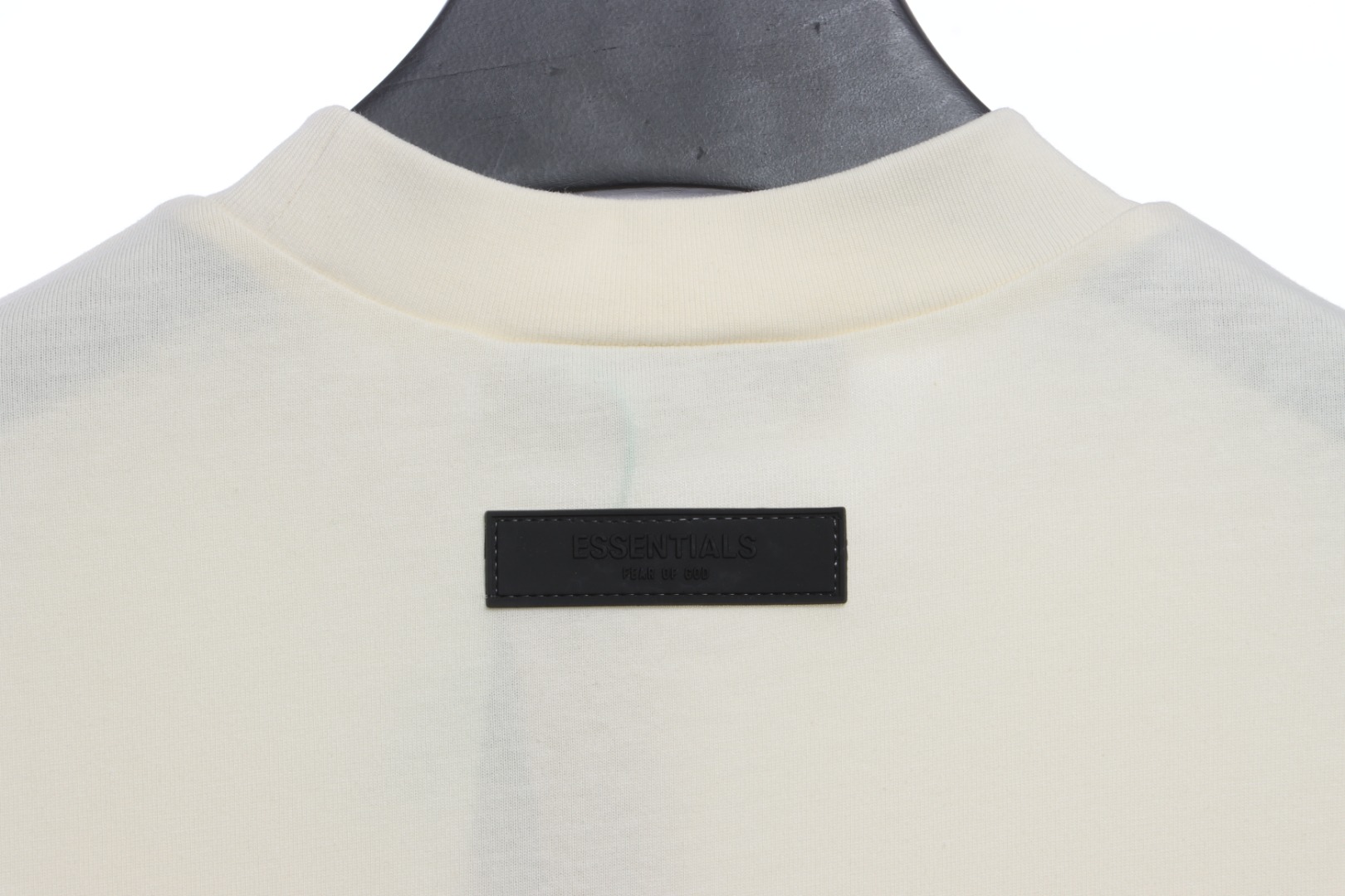 Essenti@ls Double line double row large letter flocking short sleeves