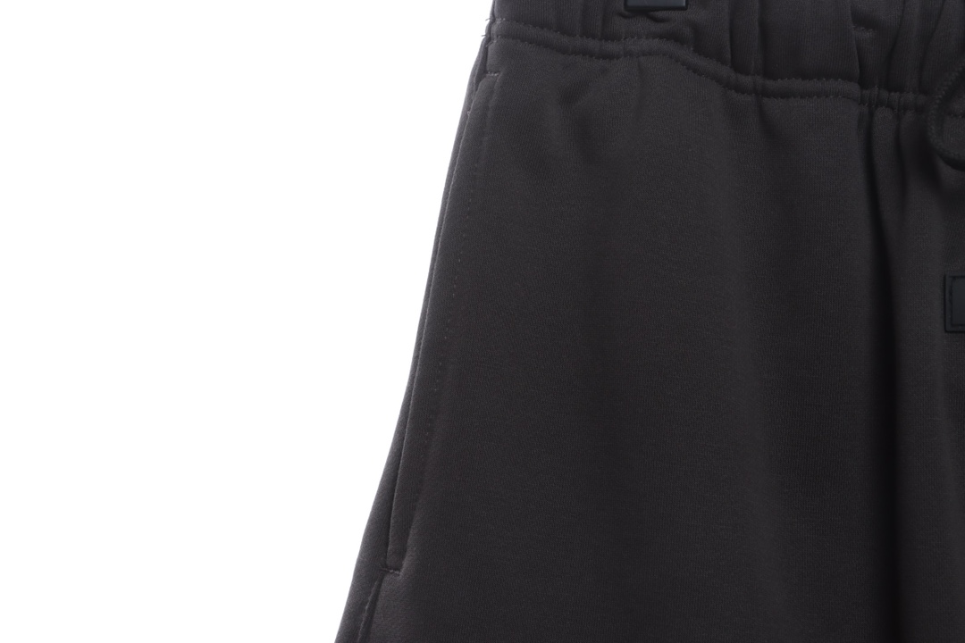 Essenti@ls Flocked alphabet shorts