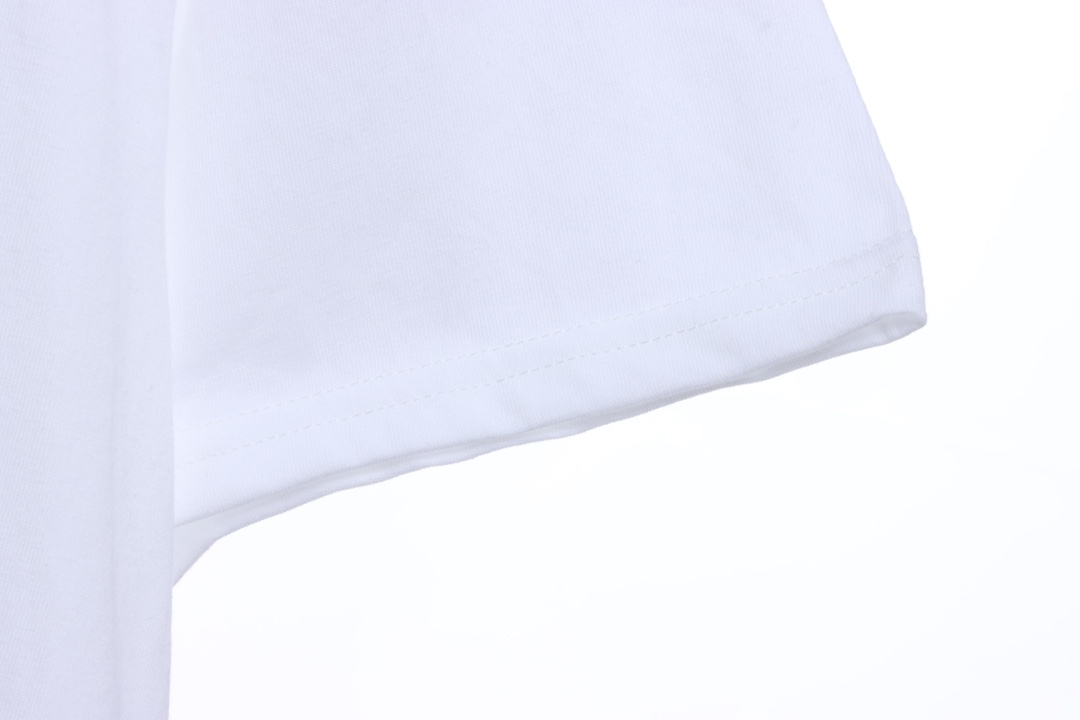 Nike Stuart co-signed the classic letter pattern short sleeves