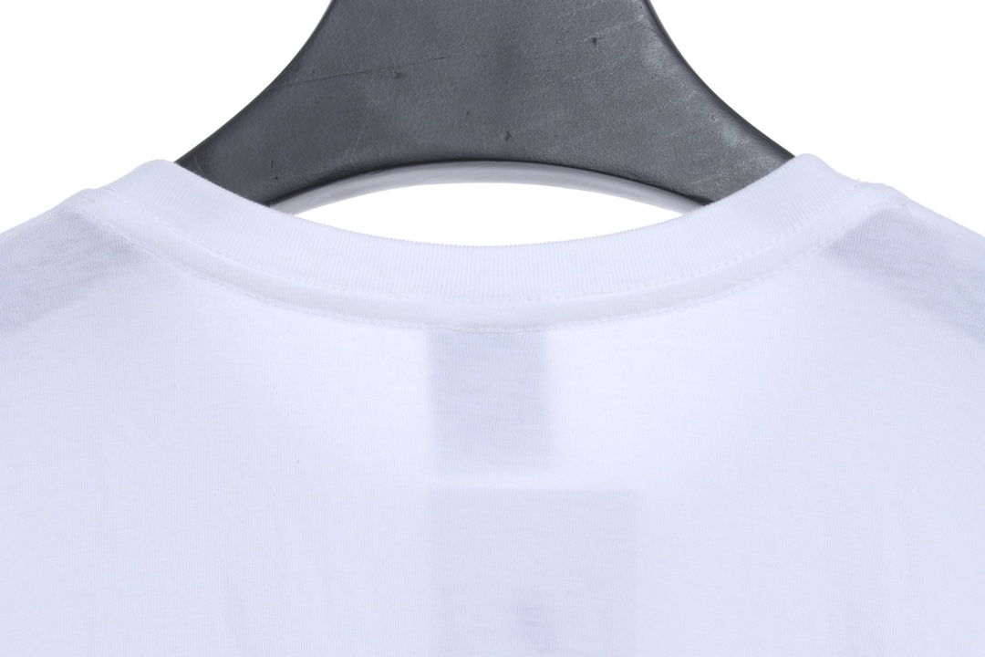 Nike Stuart co-signed the classic letter pattern short sleeves