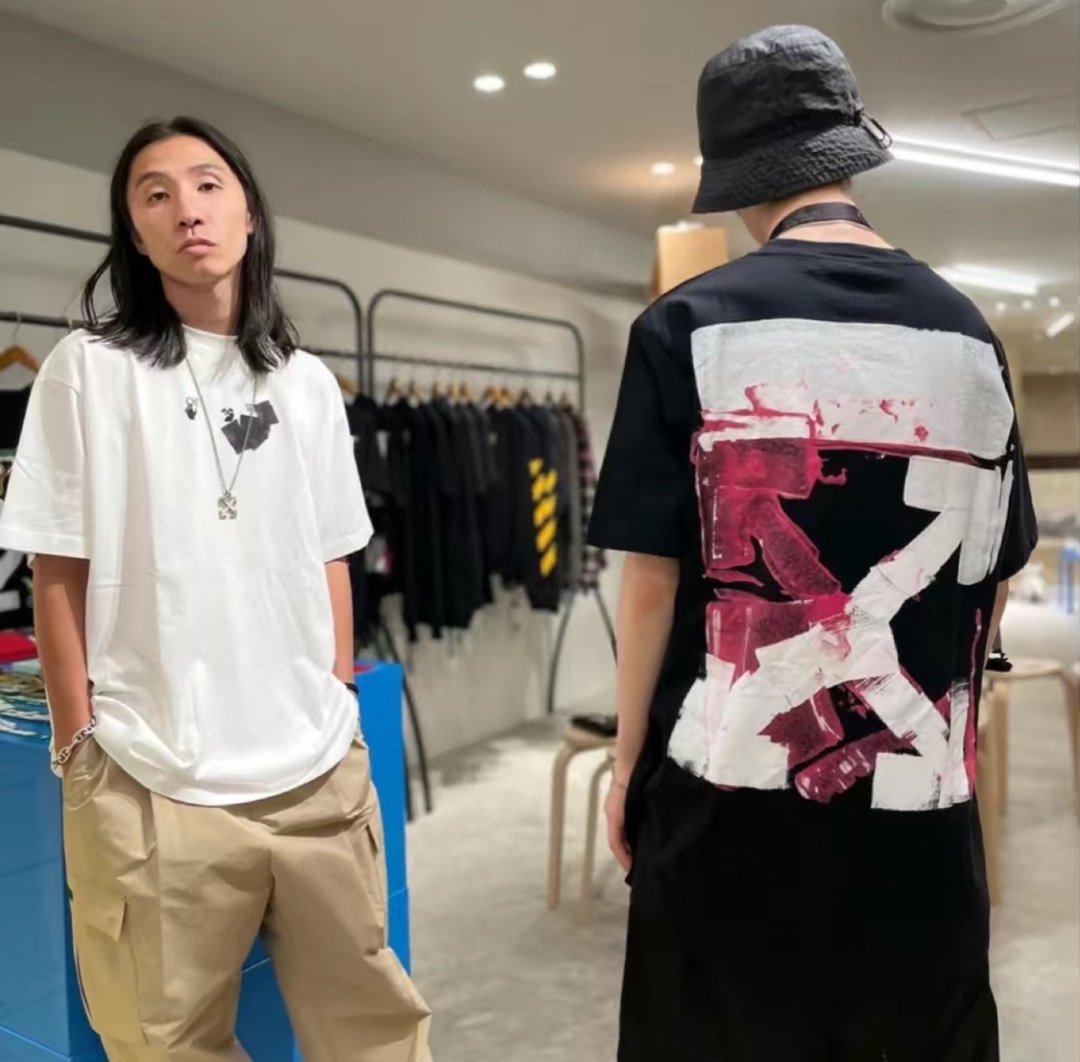 OW Acrylic Arrow Print Short Sleeve