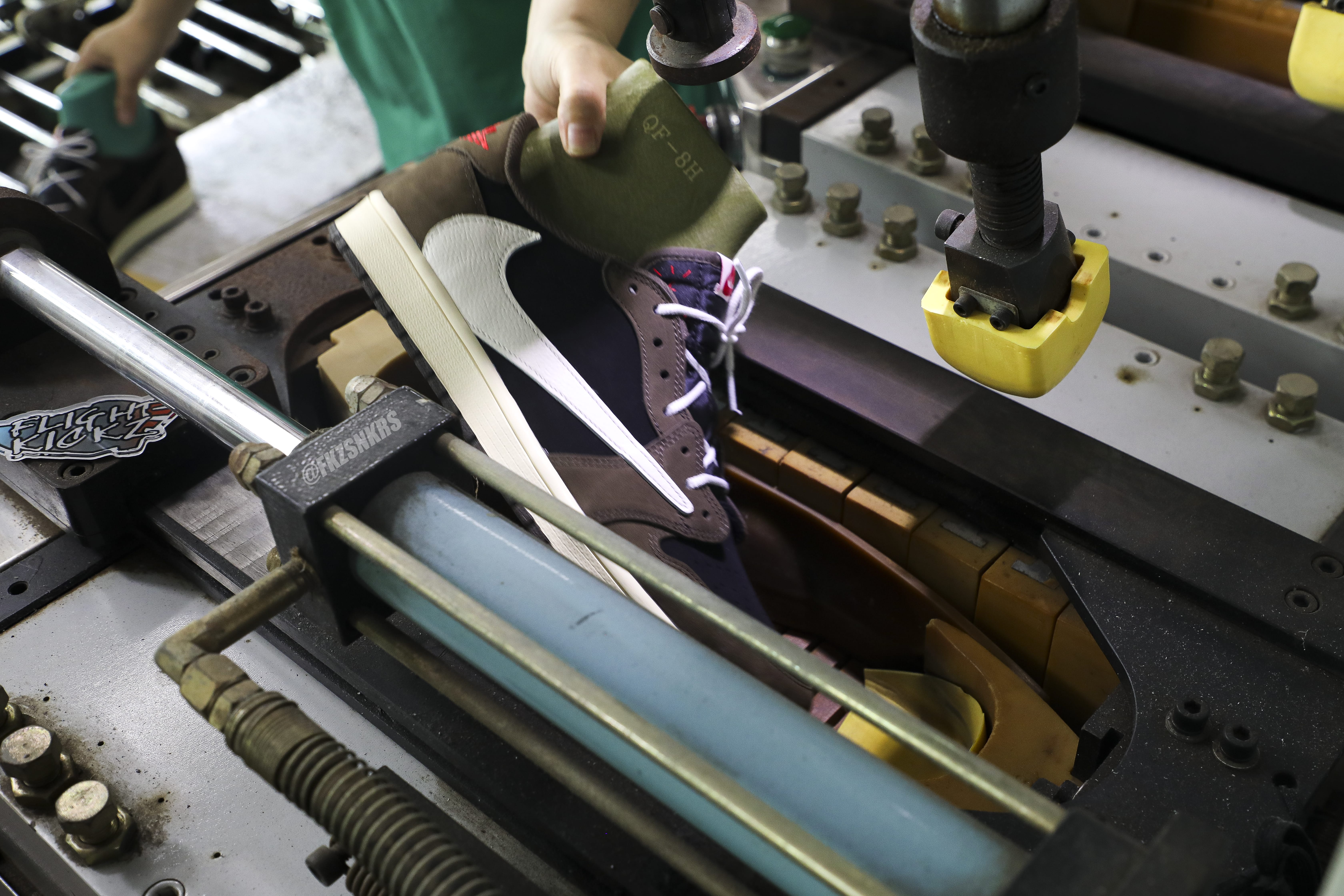 Travis Scott X Air Jordan 1 Low ‘Cactus Jack’ Kid