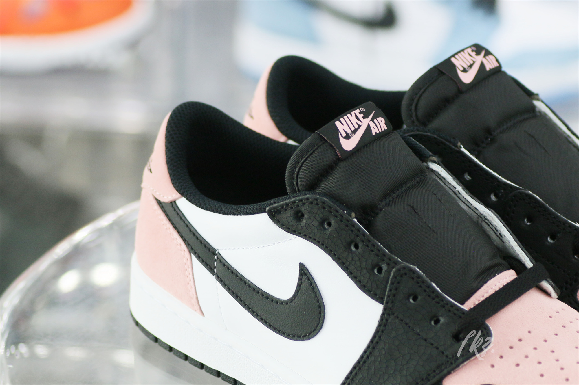 Air Jordan 1 Retro Low OG Bleached Coral 2021