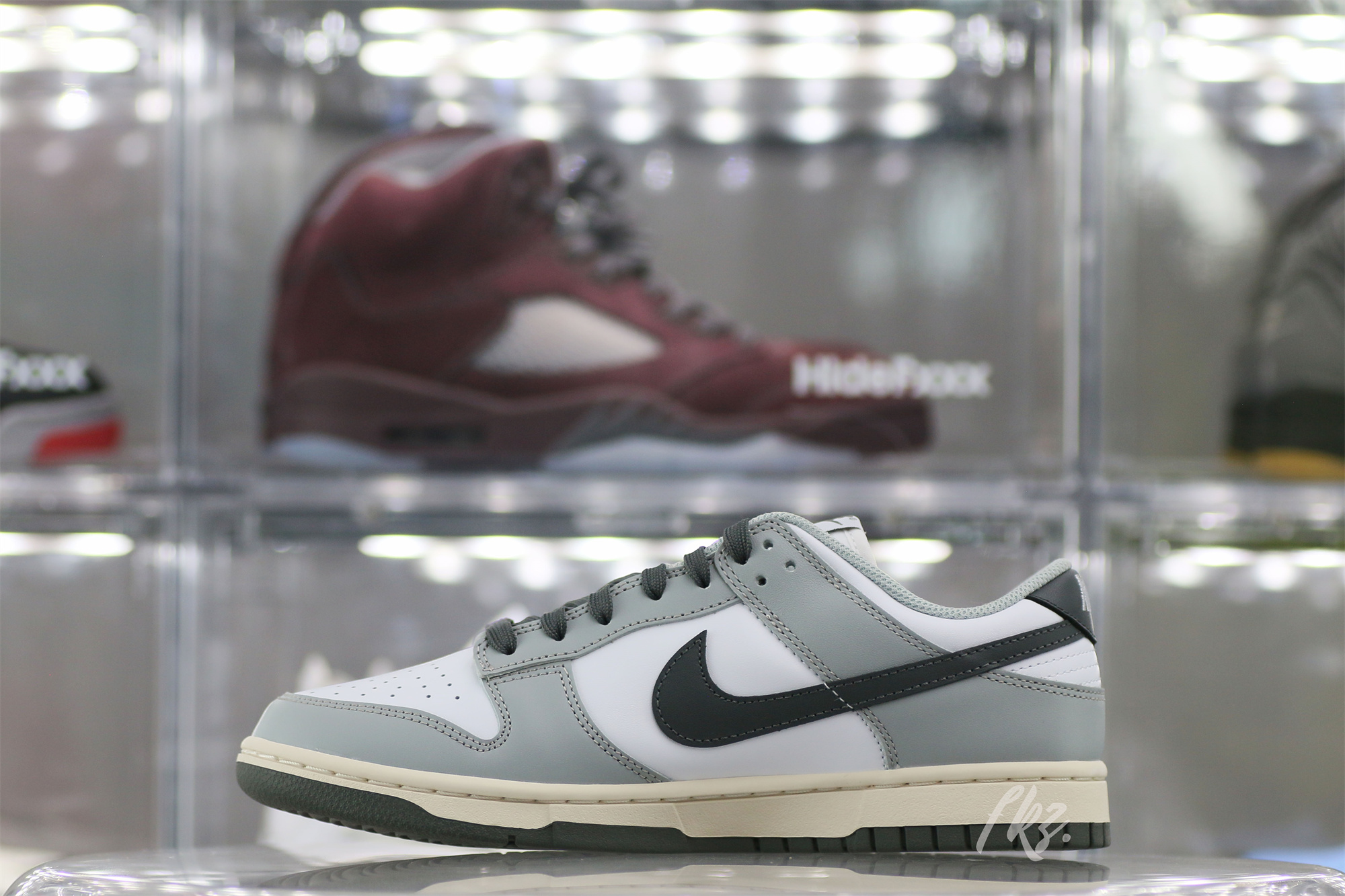 Nike Dunk Low Light Smoke Grey