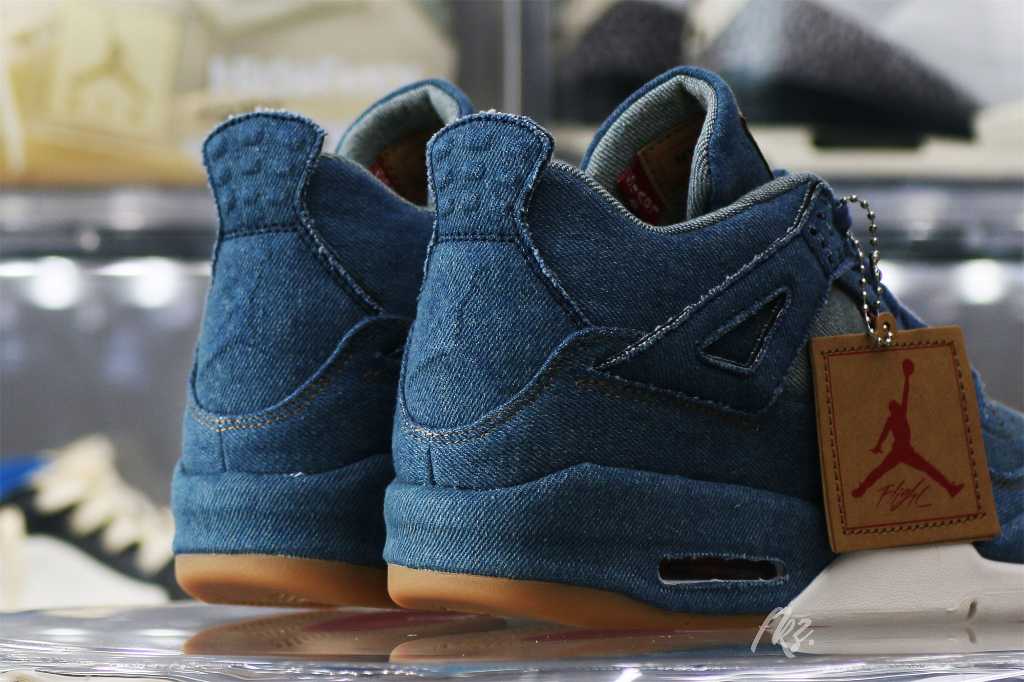Air Jordan 4 Retro Levi’s Denim (Levi’s Tag)