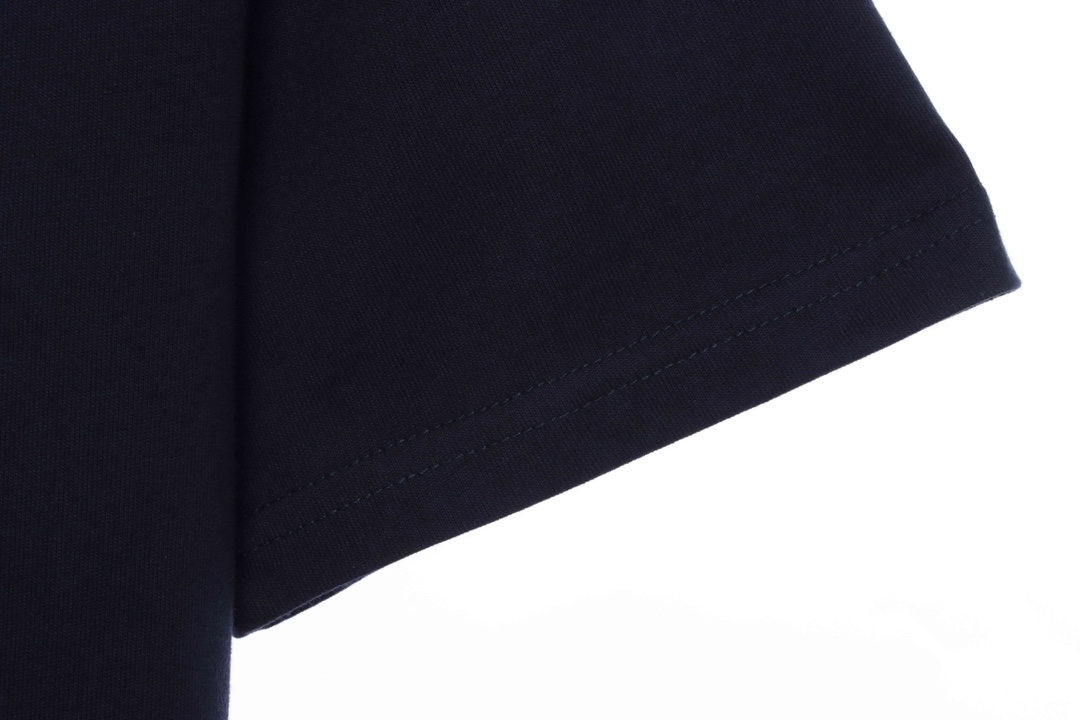 NOAH cross print letter short sleeve