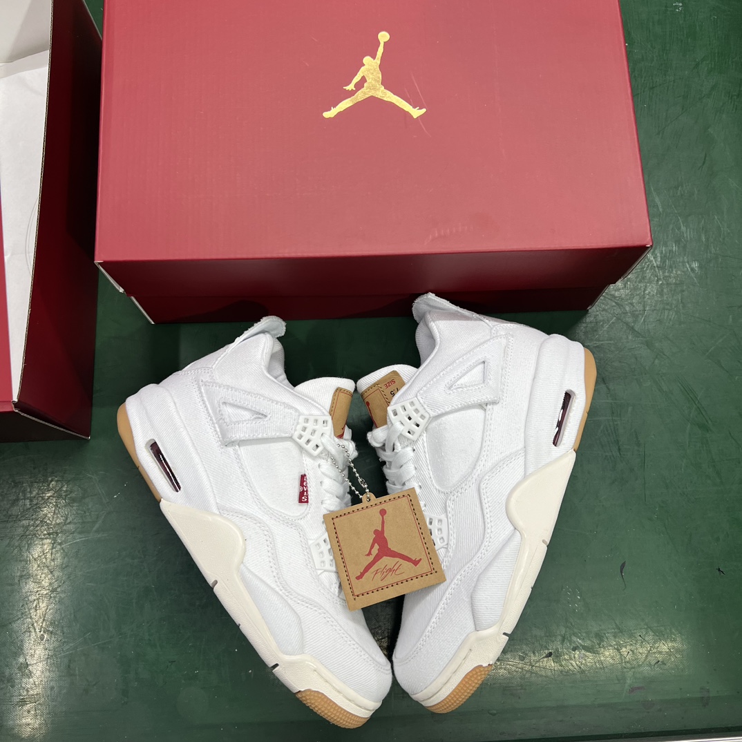 Air Jordan 4 Retro Levi’s White (Levi’s Tag)