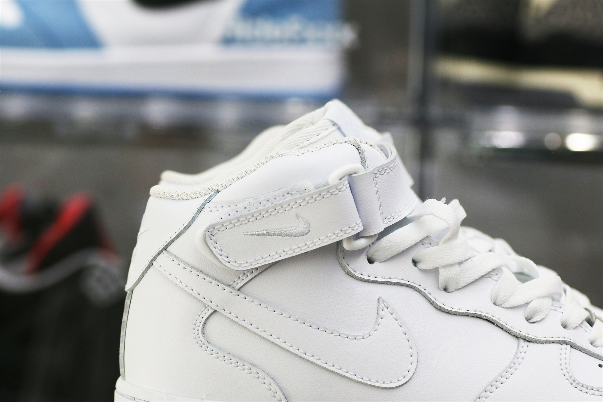 Nike Air Force 1 Mid ’07 White