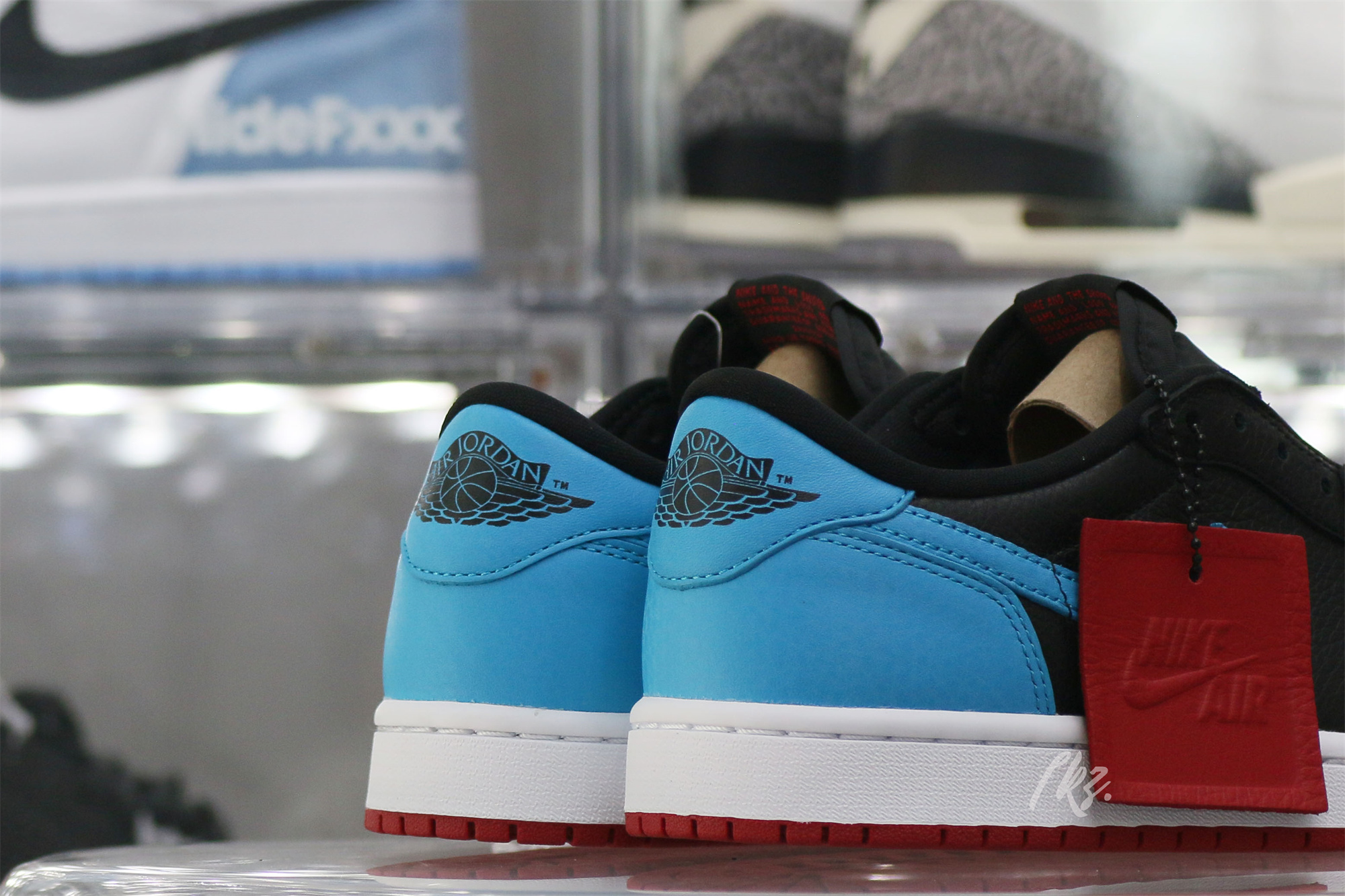 Air Jordan 1 Retro Low OG NC To Chi