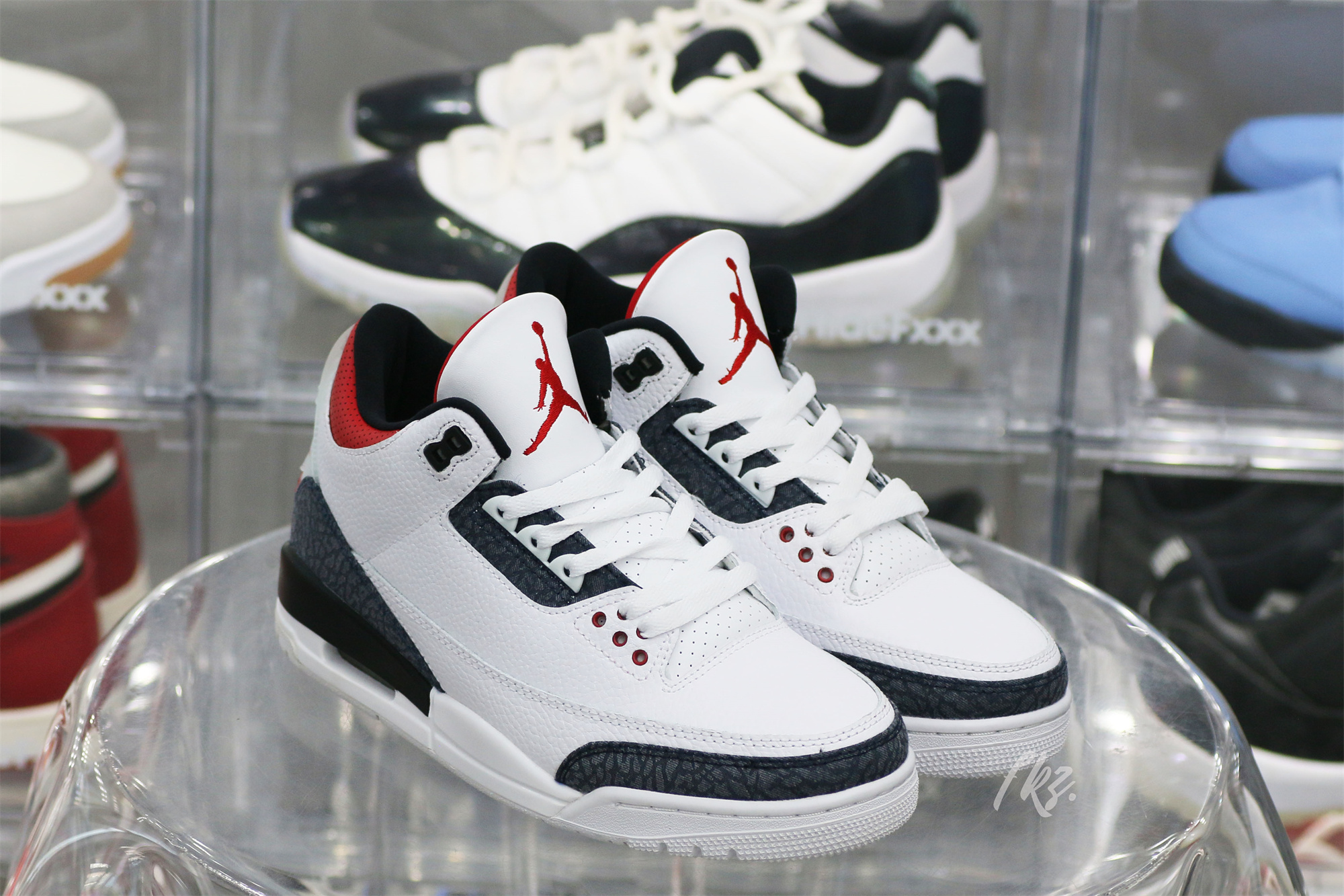Jordan 3 Retro SE Fire Red Denim 2020