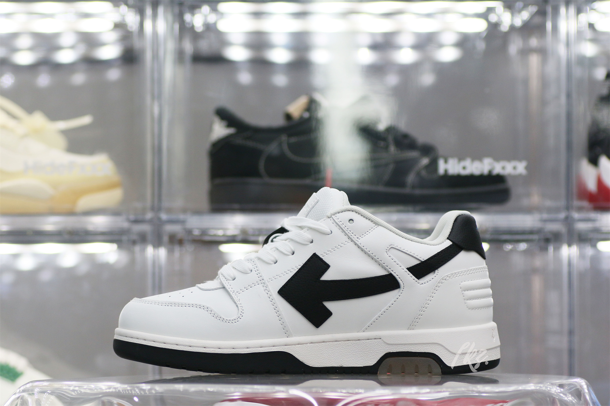 OFF-WHITE White & Black ‘Out Of Office’ Sneakers