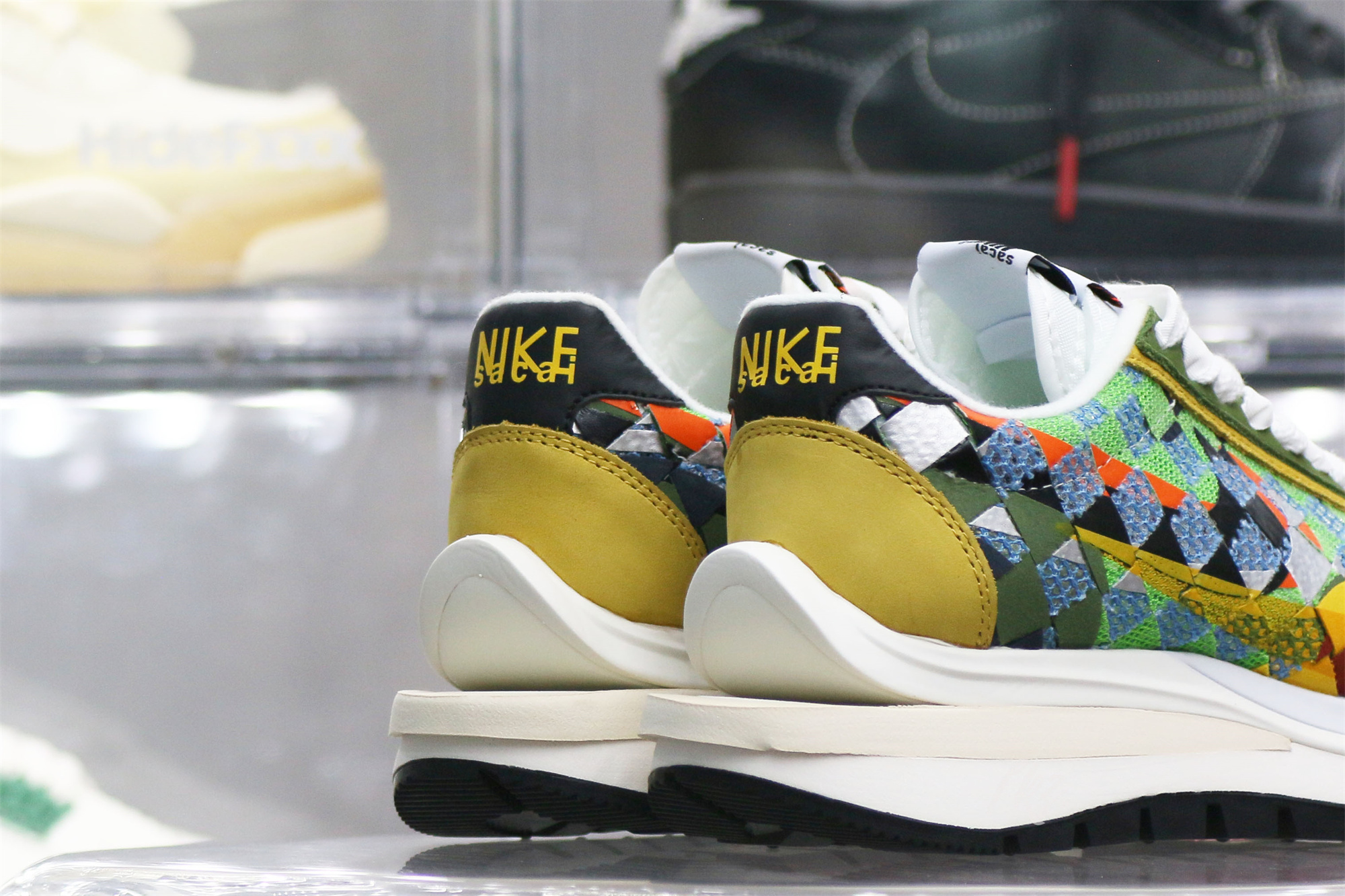 Sacai x Nike Waffe Woven“Green Gusto”