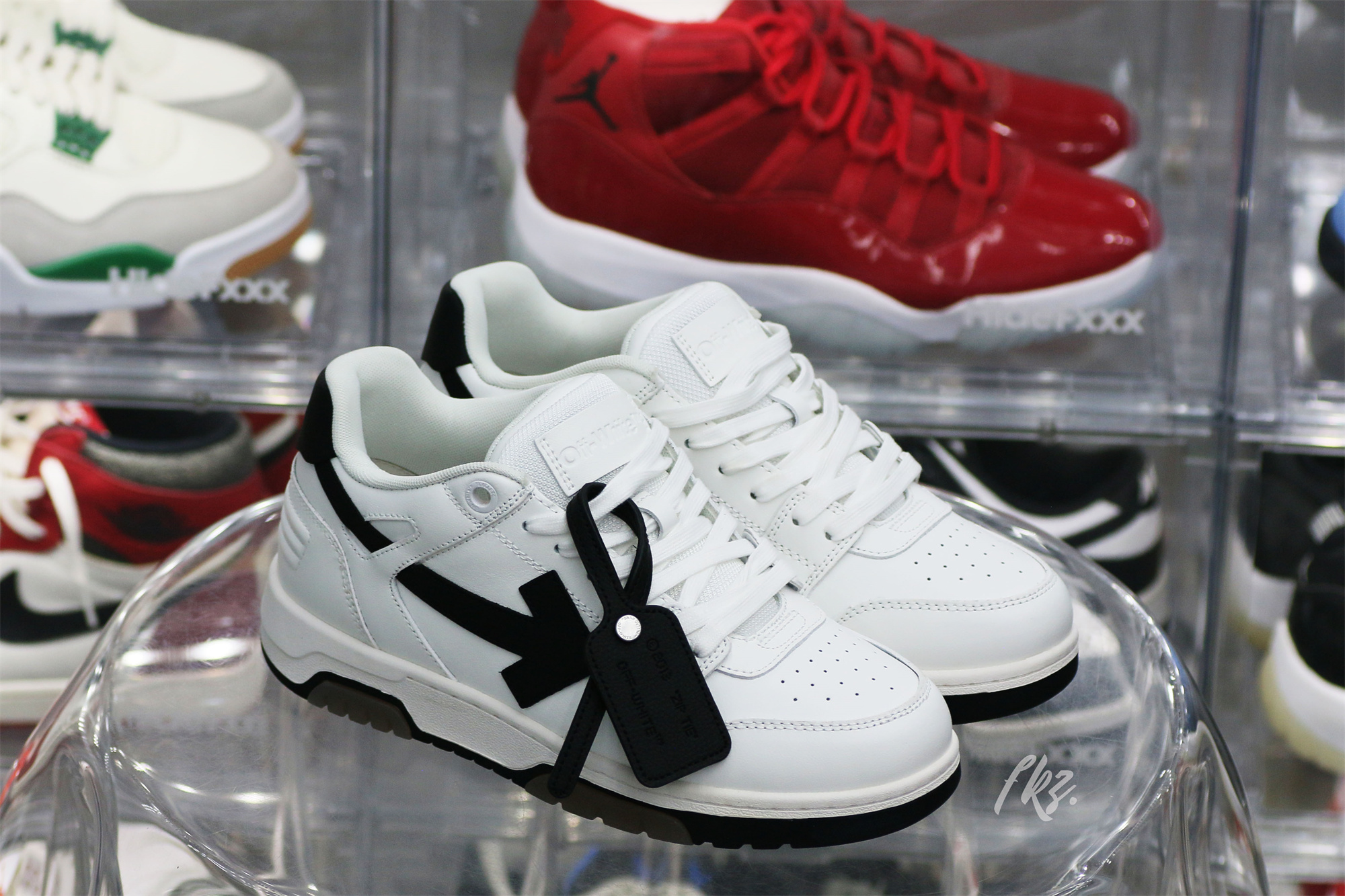 OFF-WHITE White & Black ‘Out Of Office’ Sneakers