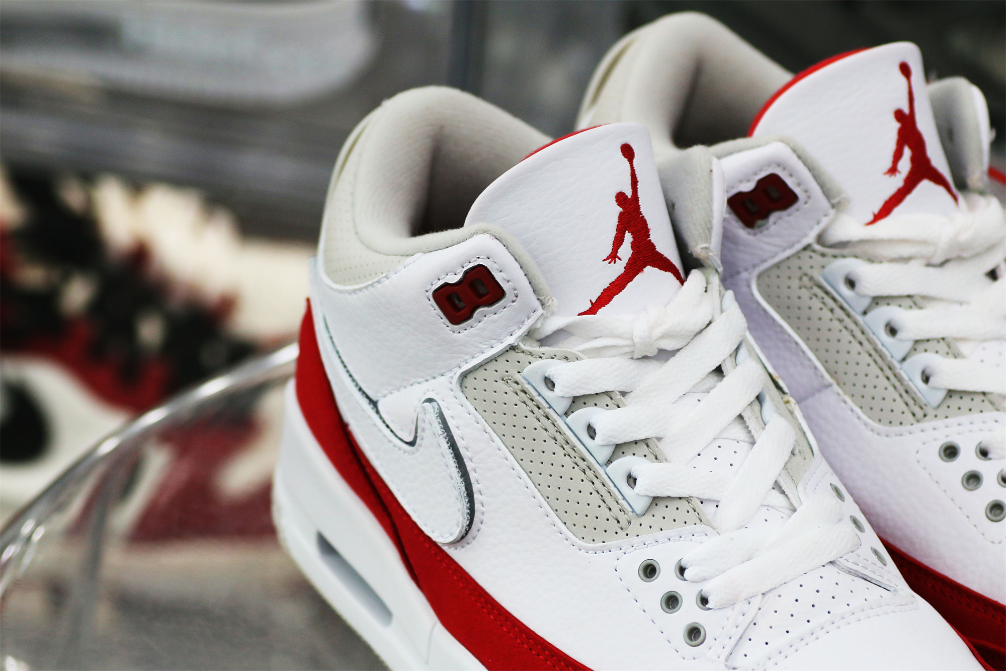 Air Jordan 3 Retro Tinker Air Max 1 – University Red