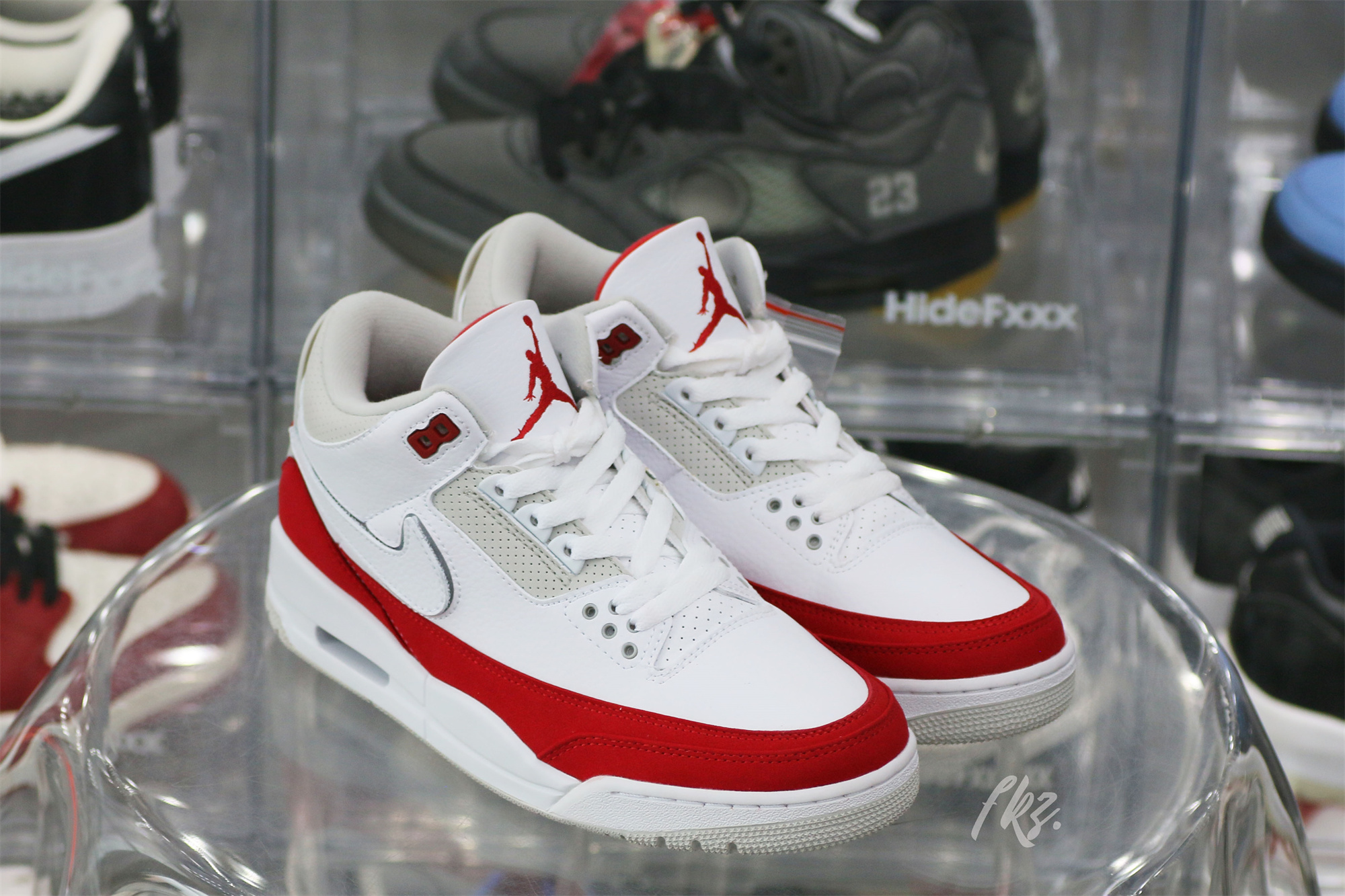Air Jordan 3 Retro Tinker Air Max 1 – University Red