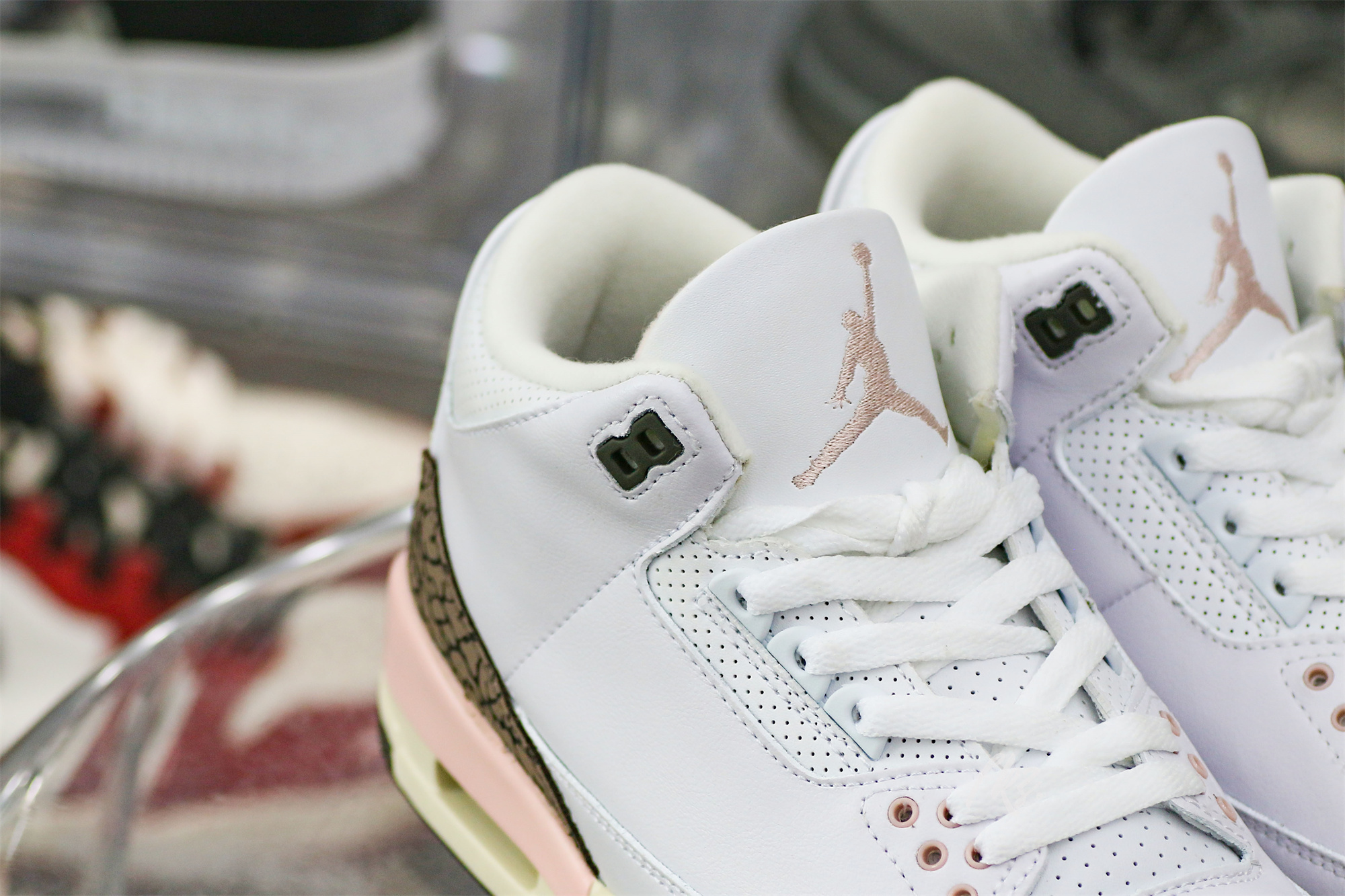 Air Jordan 3 Retro Neapolitan Dark Mocha