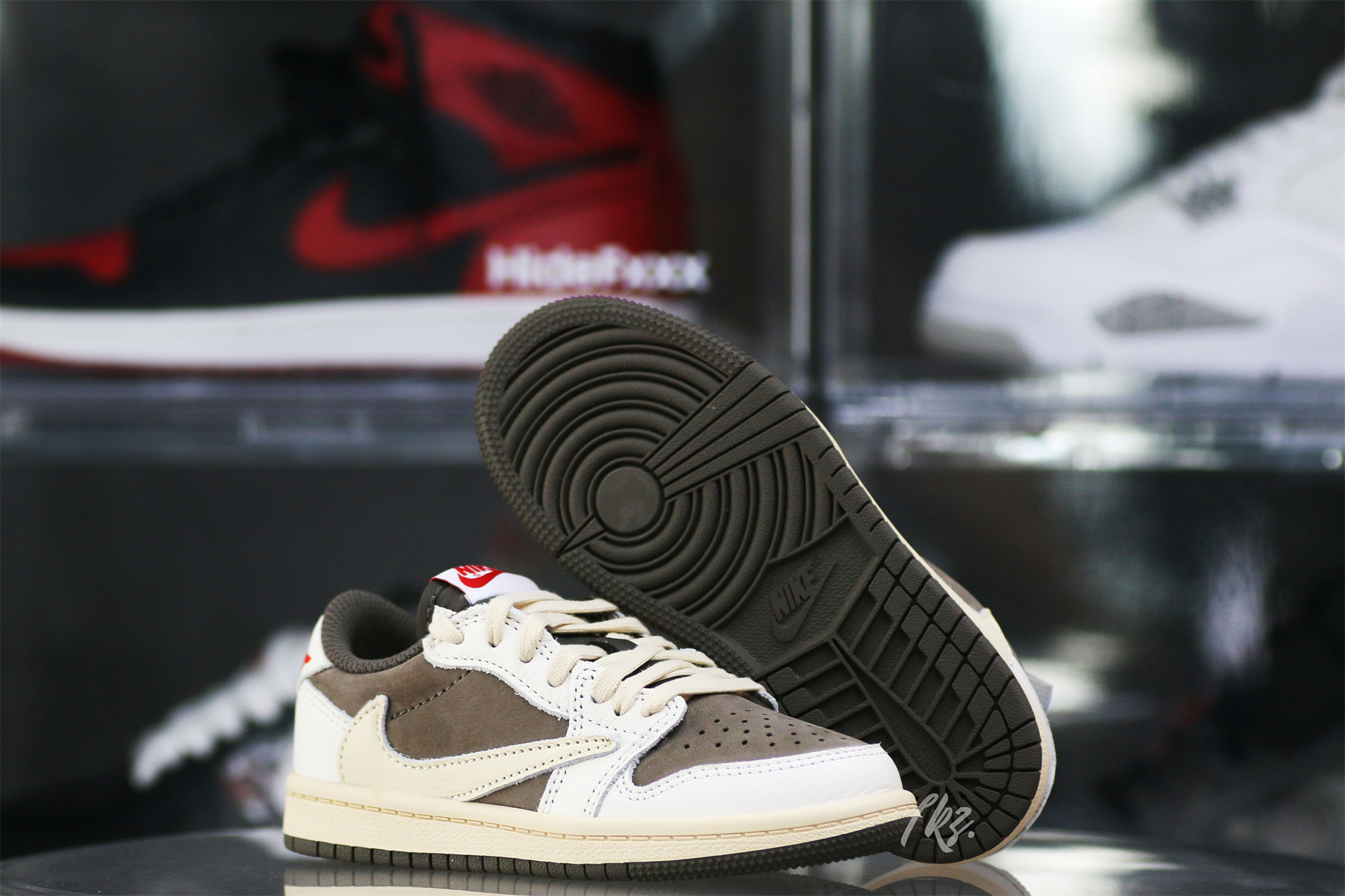 Travis Scott x Jordan 1 Retro Low OG SP Reverse Mocha Kid (LN5 A1)