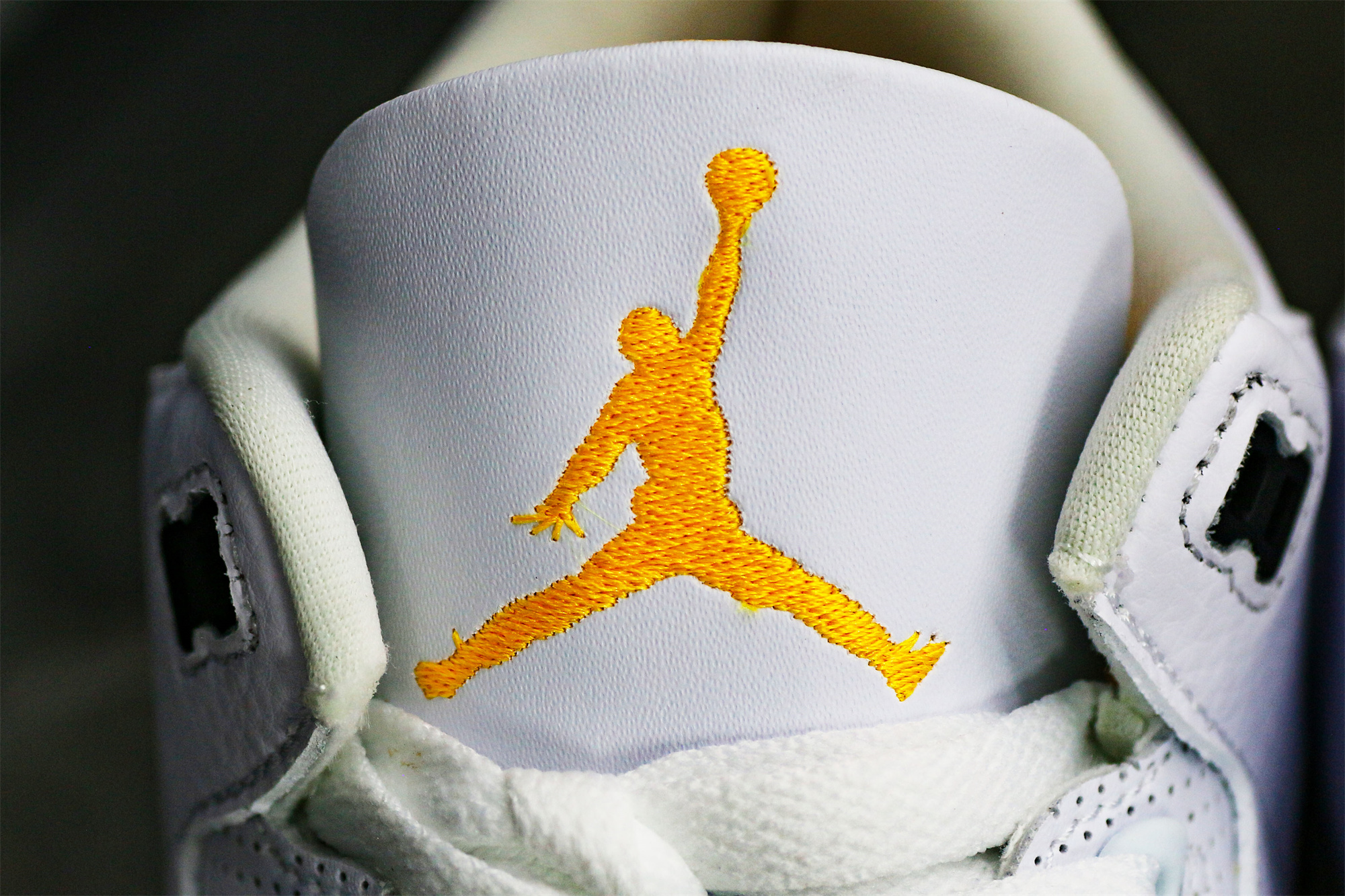 Air Jordan 3 Retro Laser Orange 2020