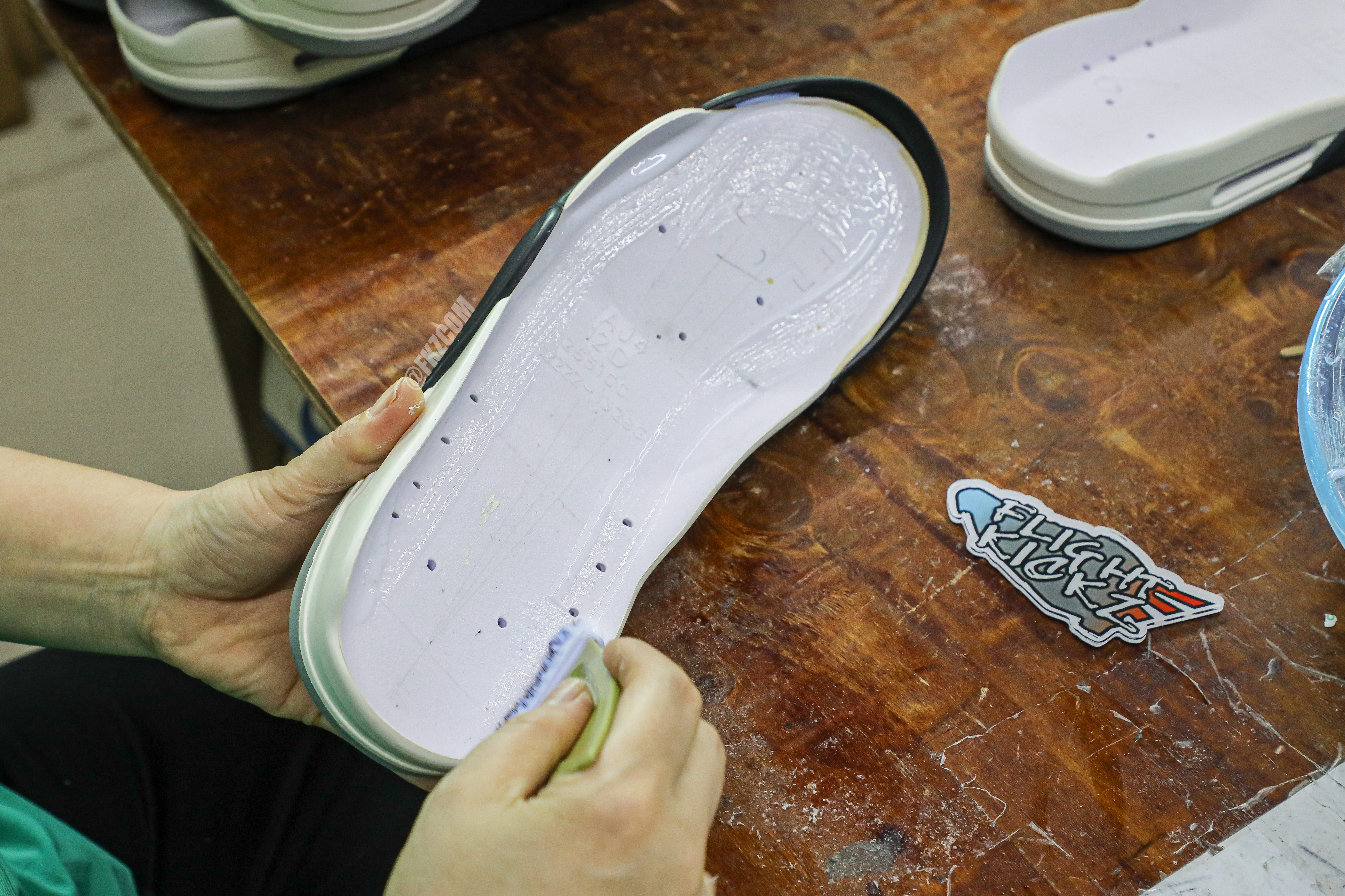 Air Jordan 4 Retro SE Craft Medium Olive (LN5 A1)