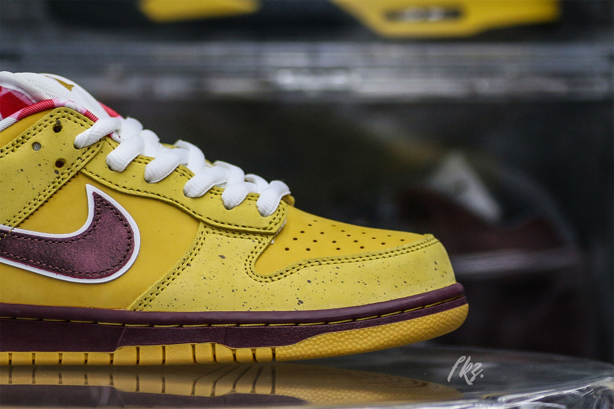 Nike SB Dunk Low Yellow Lobster