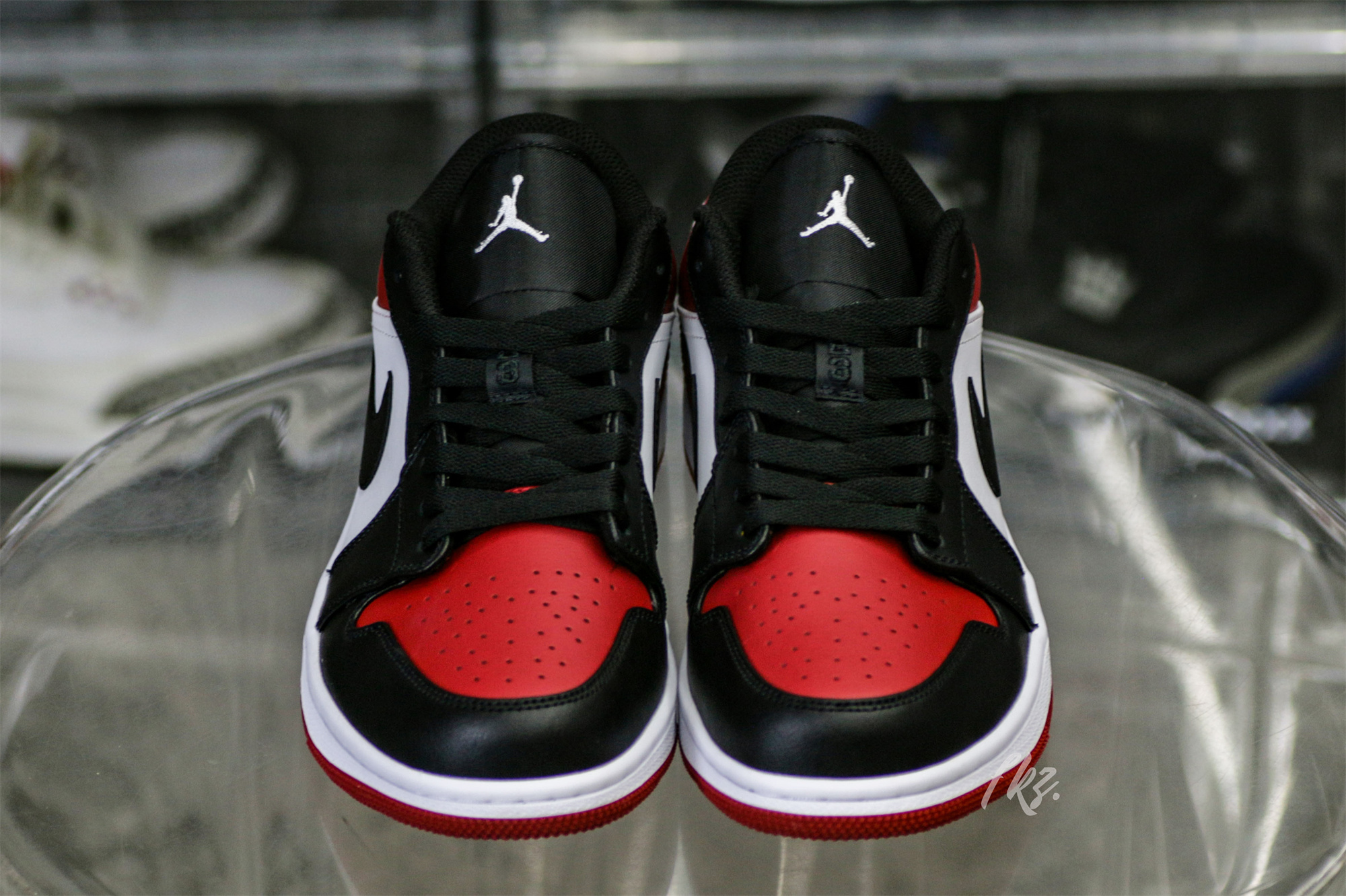 Air Jordan 1 Low Bred Toe 2021