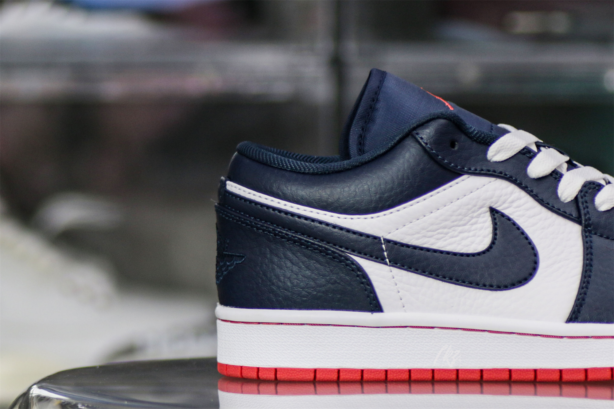 Air Jordan 1 Retro Low Obsidian Ember Glow 2018