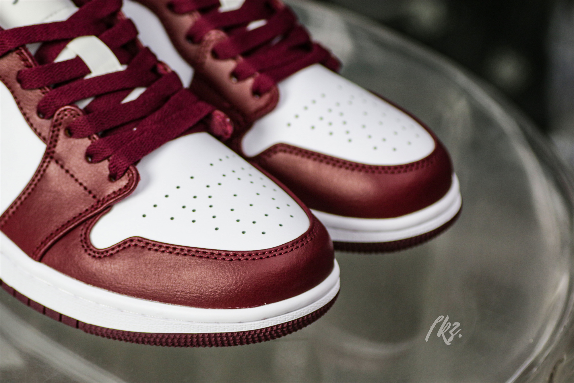 Air Jordan 1 Low Retro White Bordeaux 2022