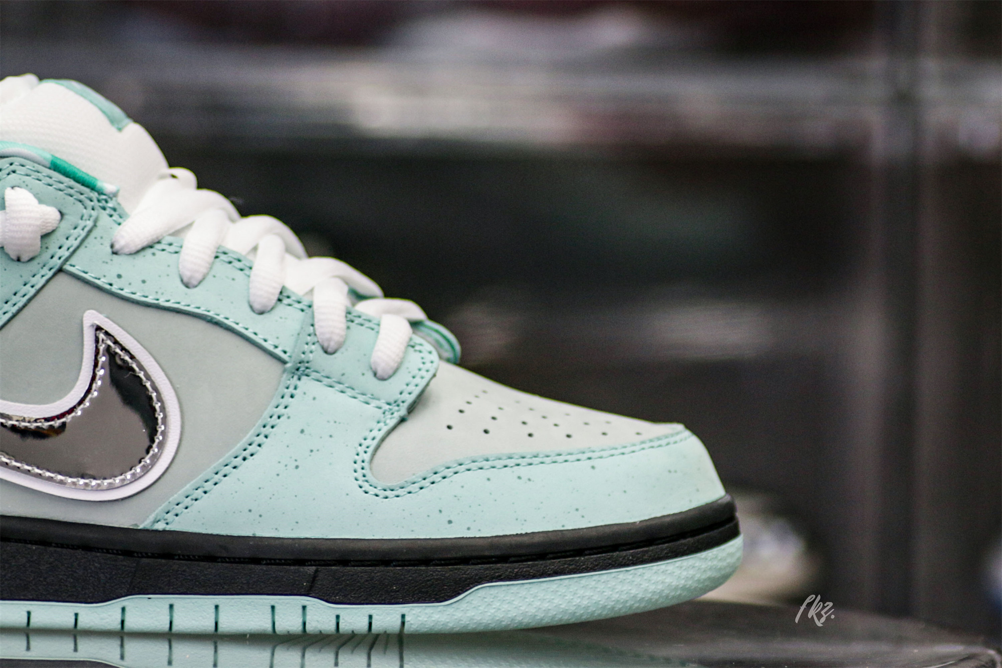 Tiffany & C0. X Nike Dunk Low Lobster