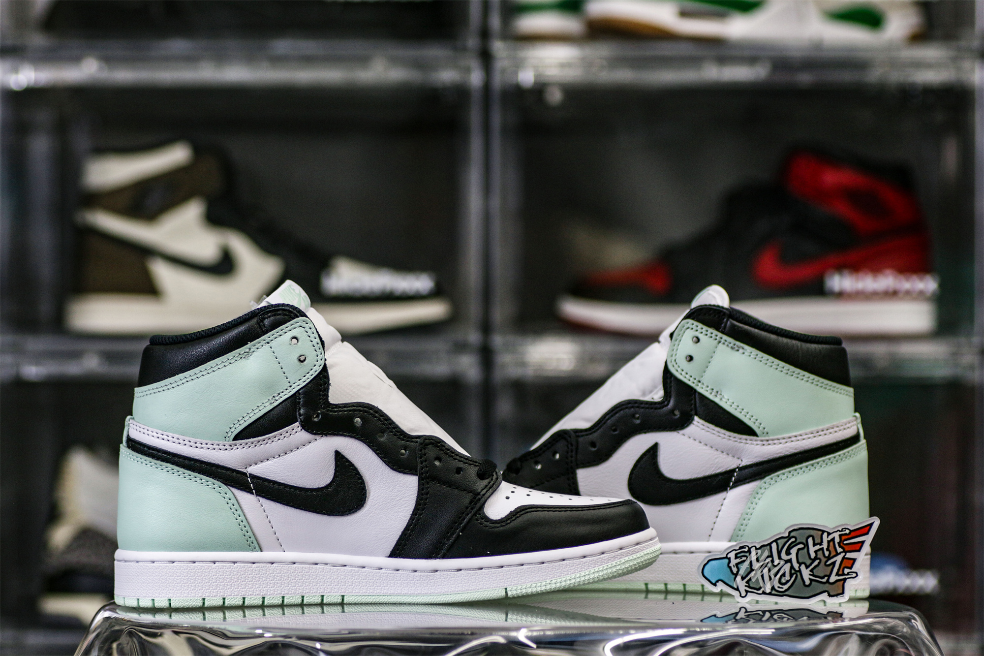 Air Jordan 1 Retro High OG NRG Igloo