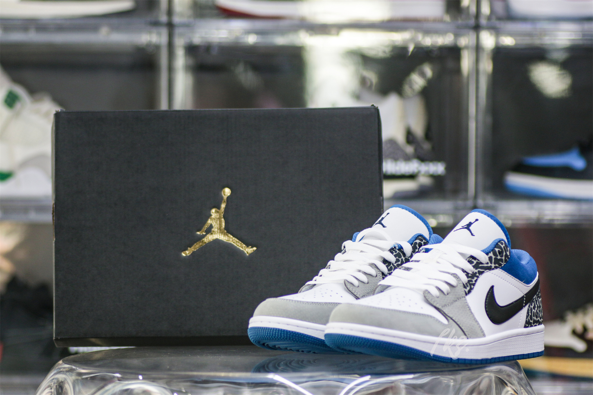 Air Jordan 1 Low SE True Blue