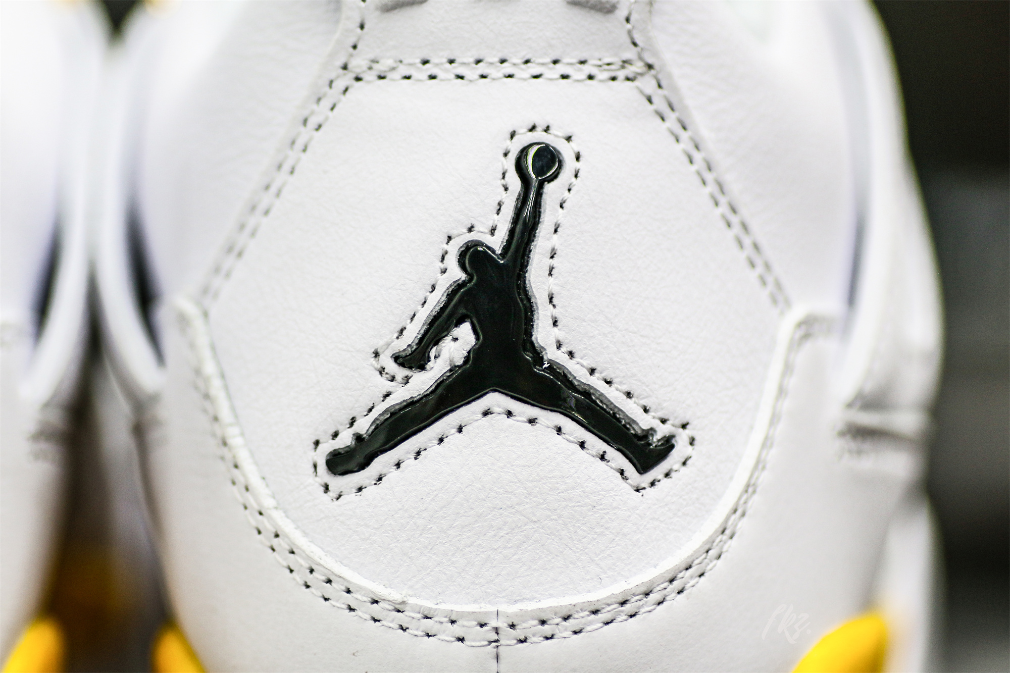 Air Jordan 4 Retro ‘Vivid Sulfur’ Wms 2024